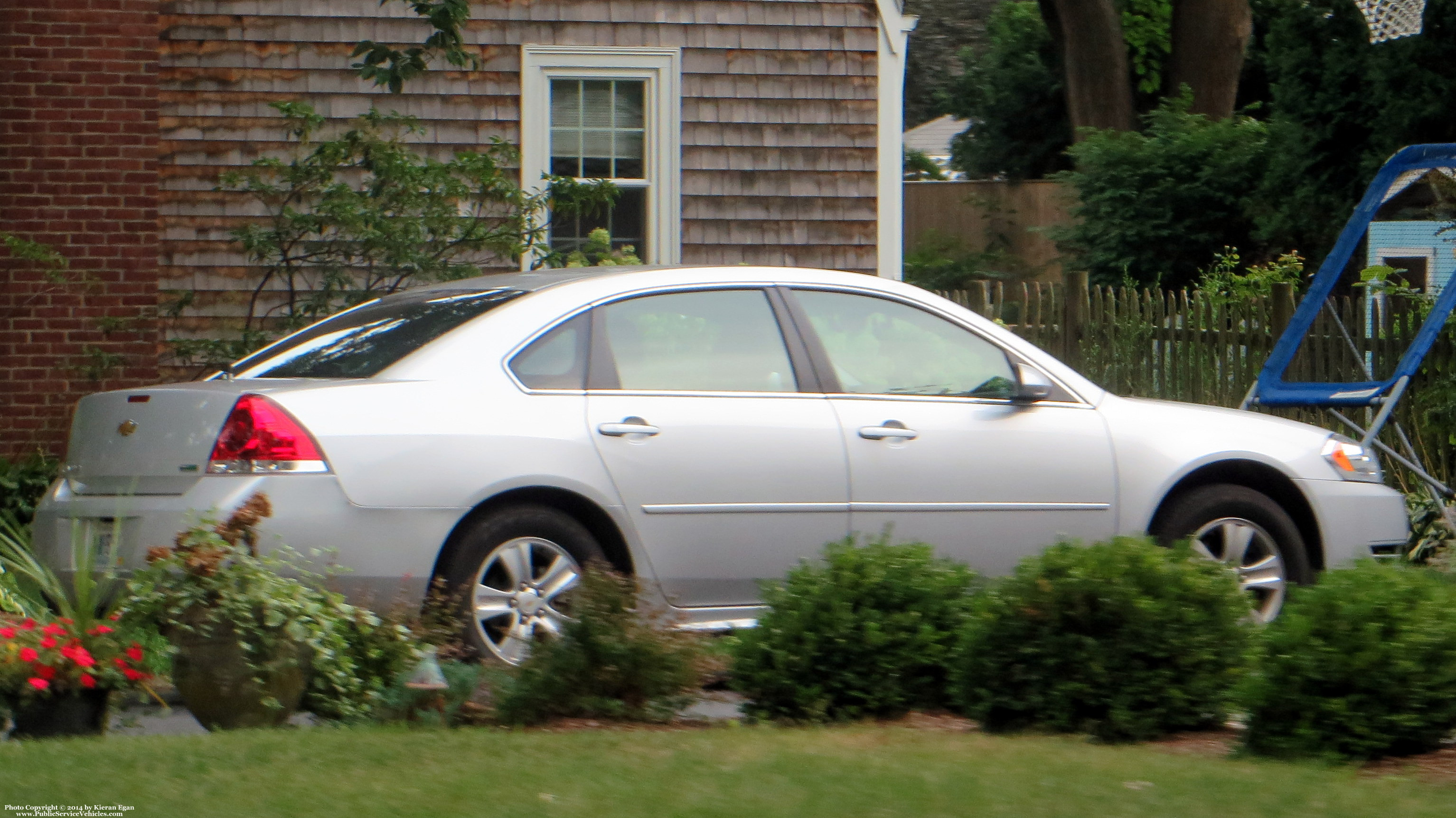 A photo  of Rhode Island State Police
            Cruiser 93, a 2005-2013 Chevrolet Impala             taken by Kieran Egan