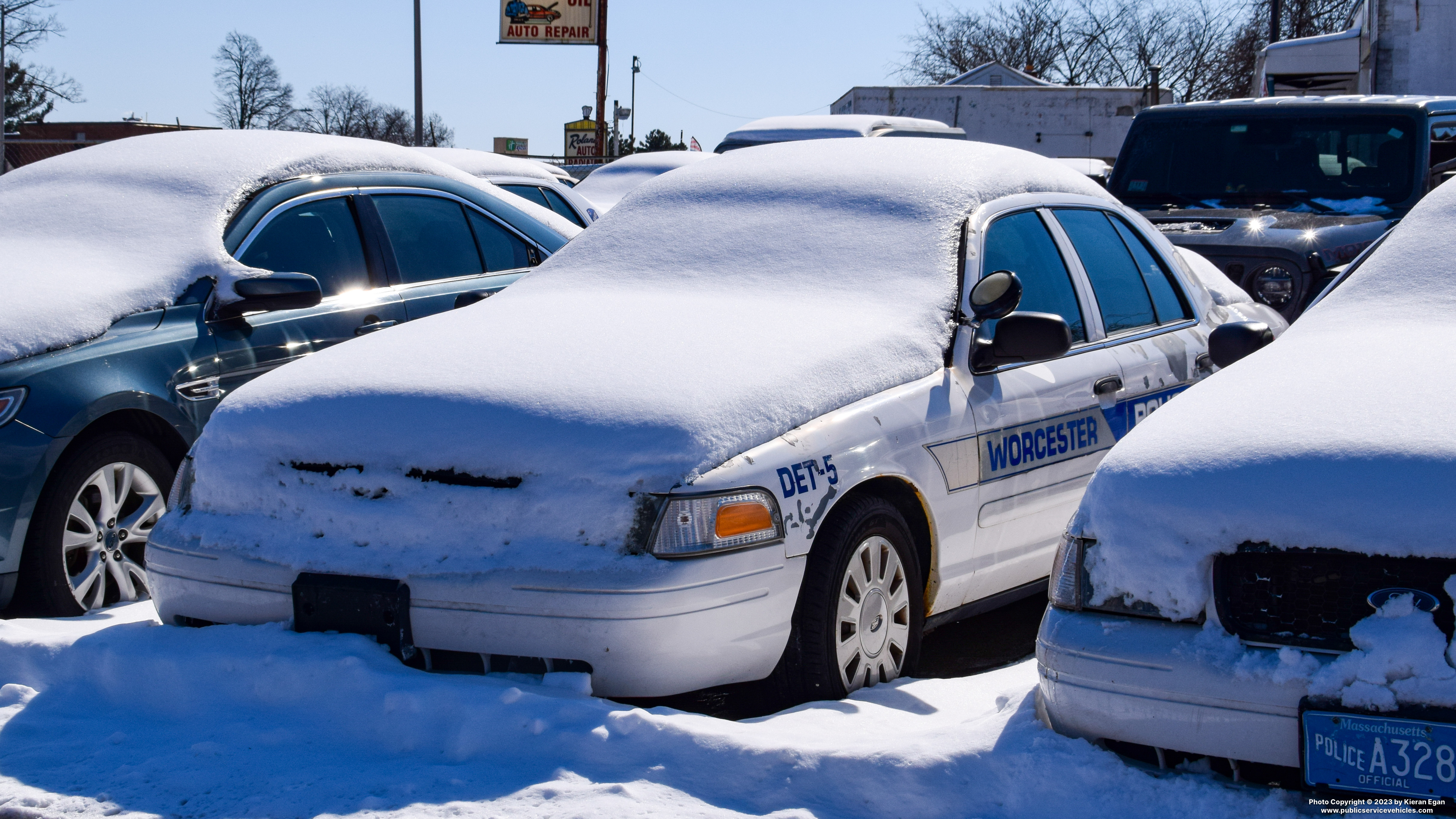 A photo  of Worcester Police
            Detail 5, a 2006-2008 Ford Crown Victoria Police Interceptor             taken by Kieran Egan