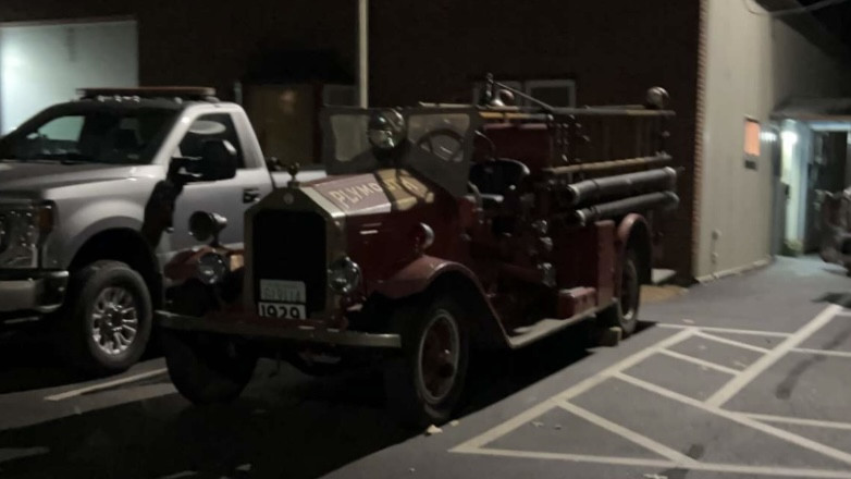 A photo  of Plymouth Fire
            Antique Engine 1, a 1929 Maxim             taken by Kieran Egan