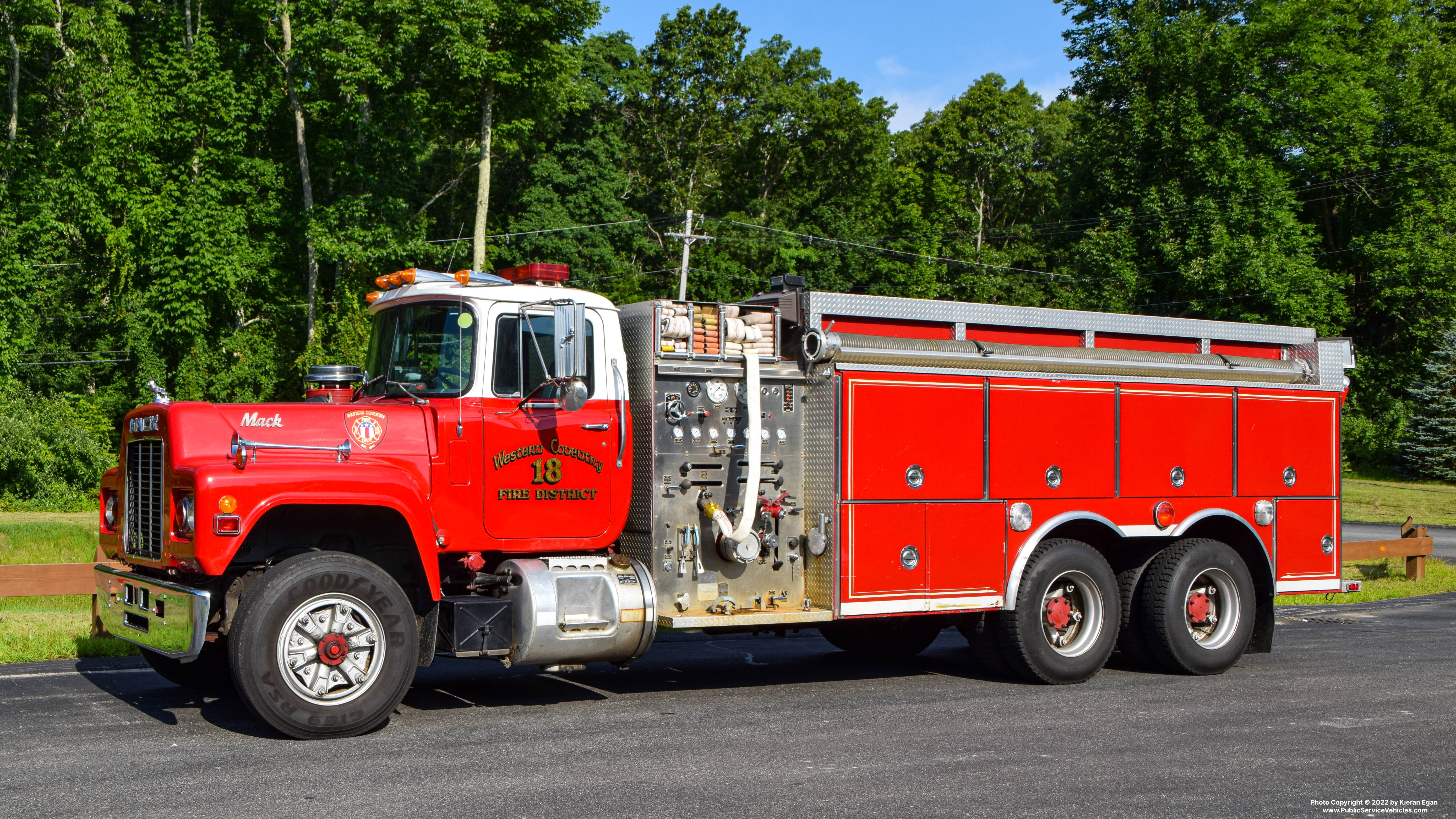 A photo  of Western Coventry Fire District
            Tanker 18, a 1989 Mack R/4-Guys             taken by Kieran Egan