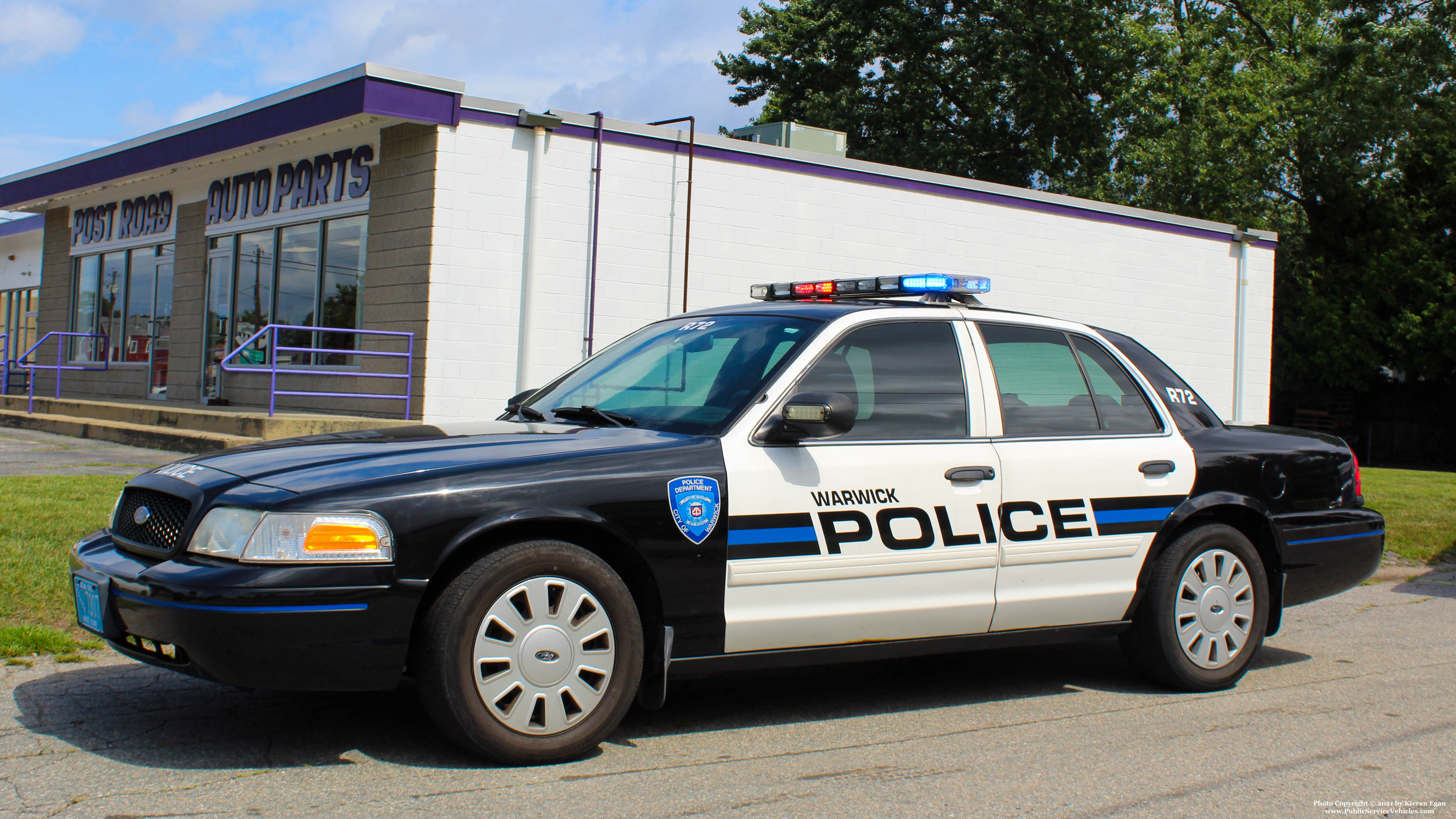 A photo  of Warwick Police
            Cruiser R-72, a 2009-2011 Ford Crown Victoria Police Interceptor             taken by Kieran Egan