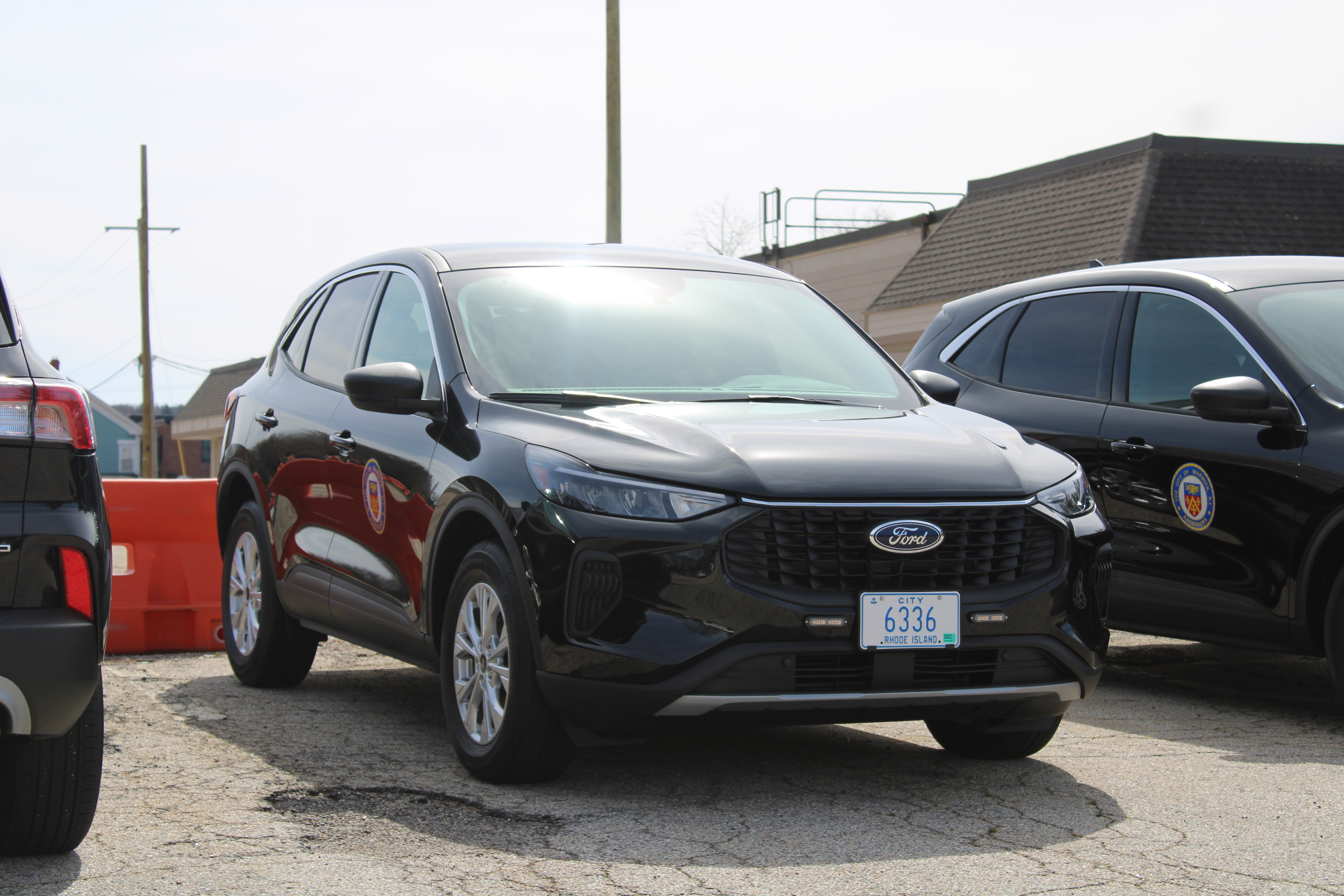 A photo  of Warwick Public Works
            Car 6336, a 2023-2024 Ford Escape             taken by @riemergencyvehicles