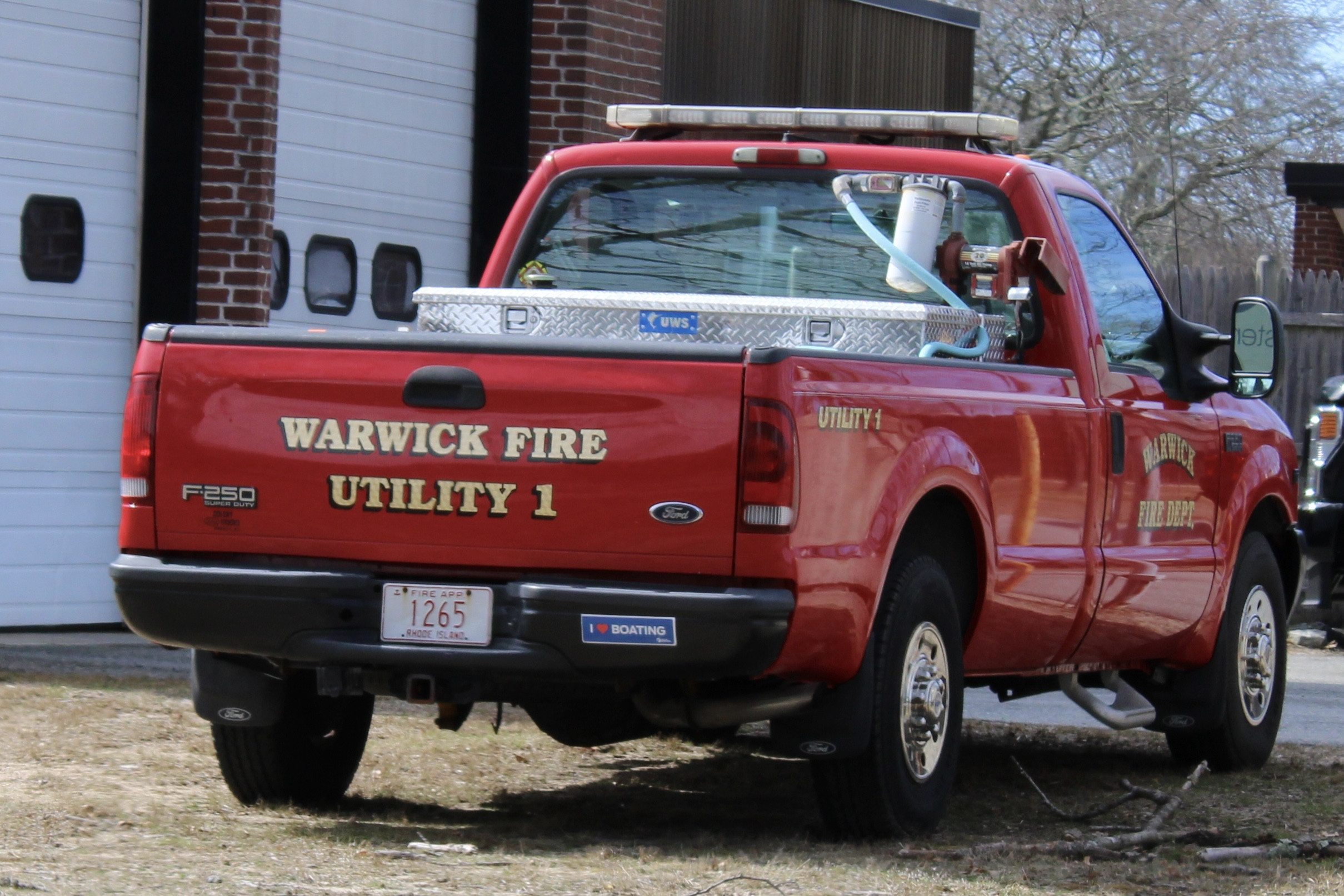 A photo  of Warwick Fire
            Utility 1, a 1999-2004 Ford F-250             taken by @riemergencyvehicles
