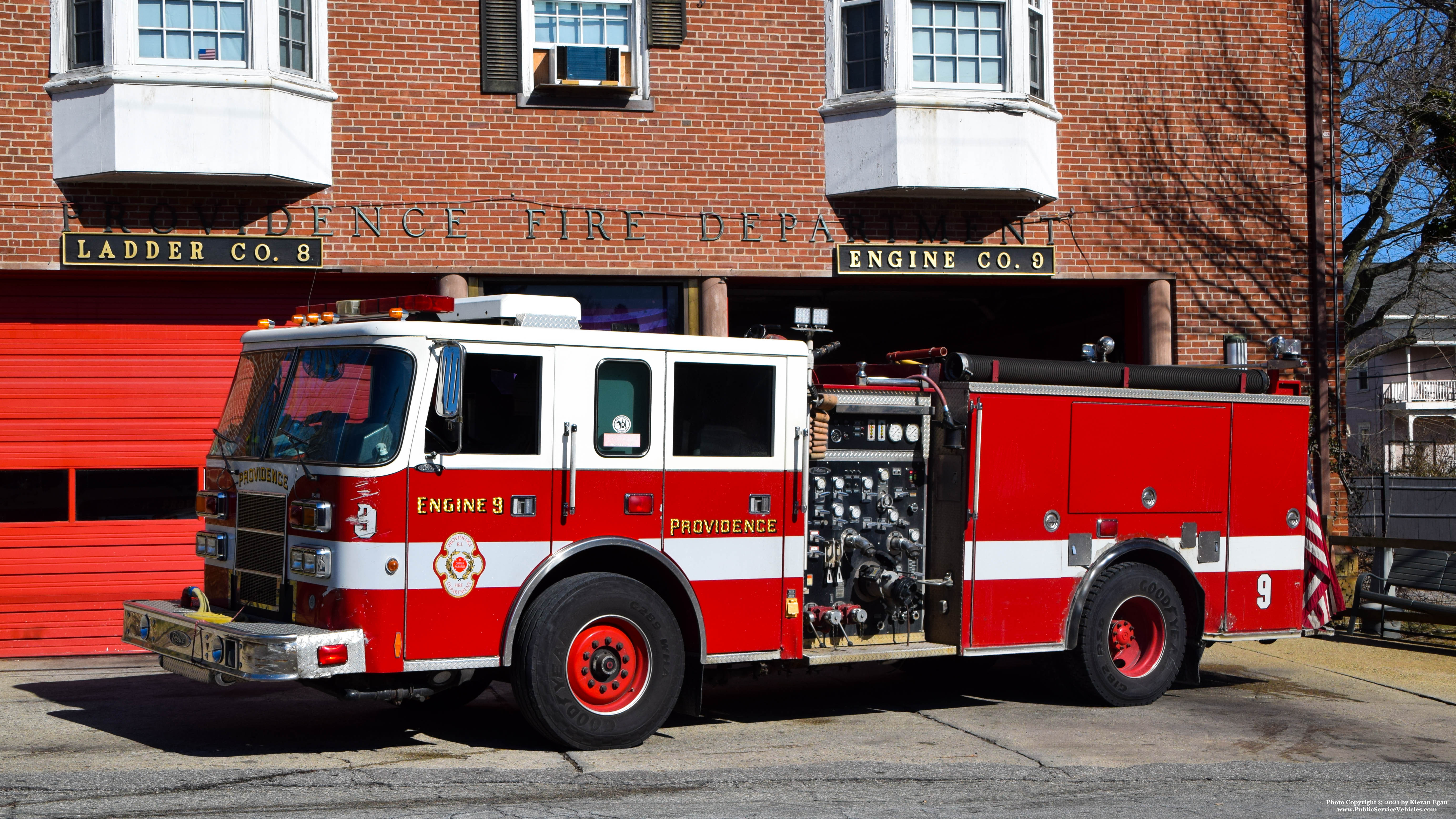 A photo  of Providence Fire
            Engine 9, a 1999 Pierce Sabre             taken by Kieran Egan