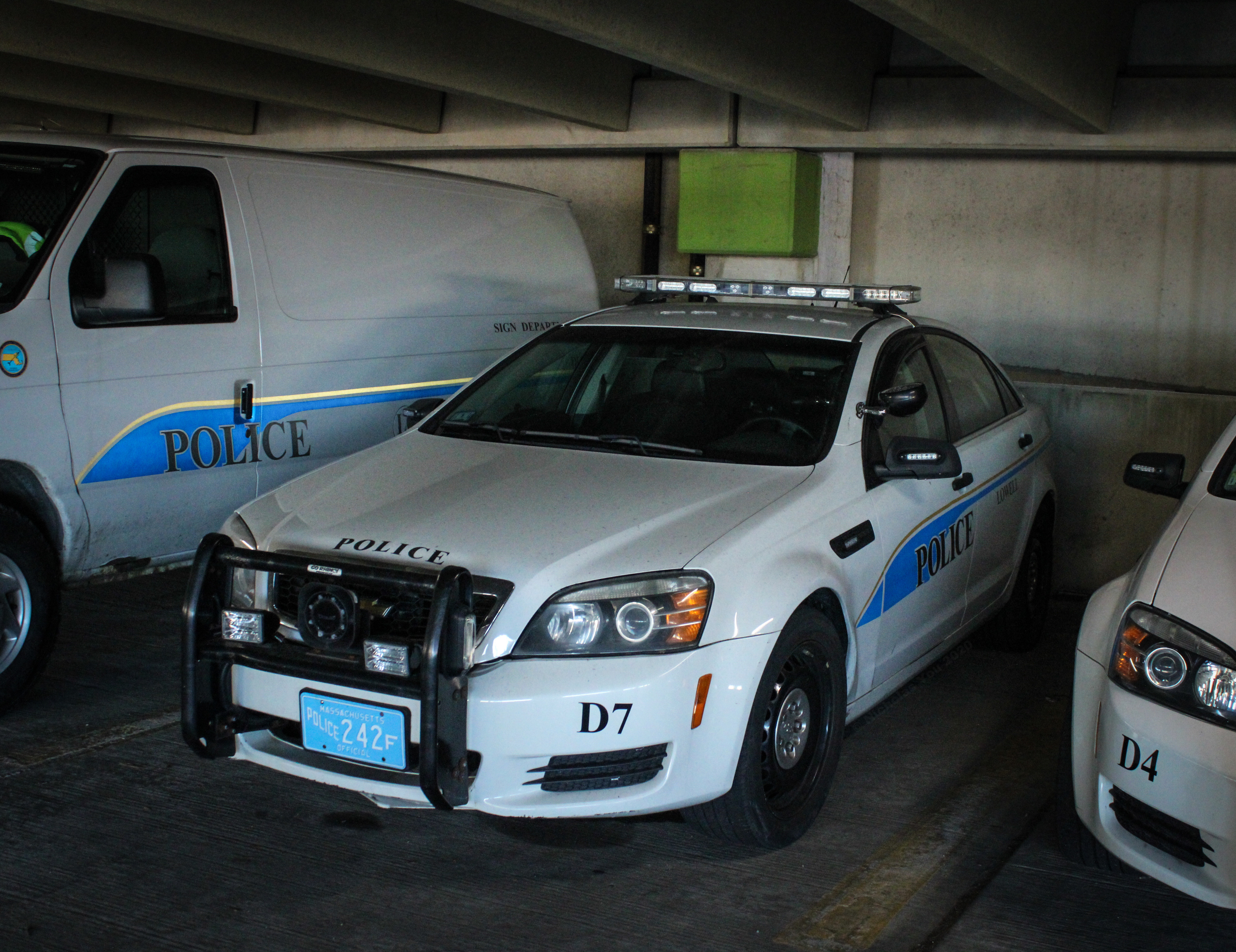 A photo  of Lowell Police
            Detail 7, a 2011 Chevrolet Caprice             taken by Nicholas You