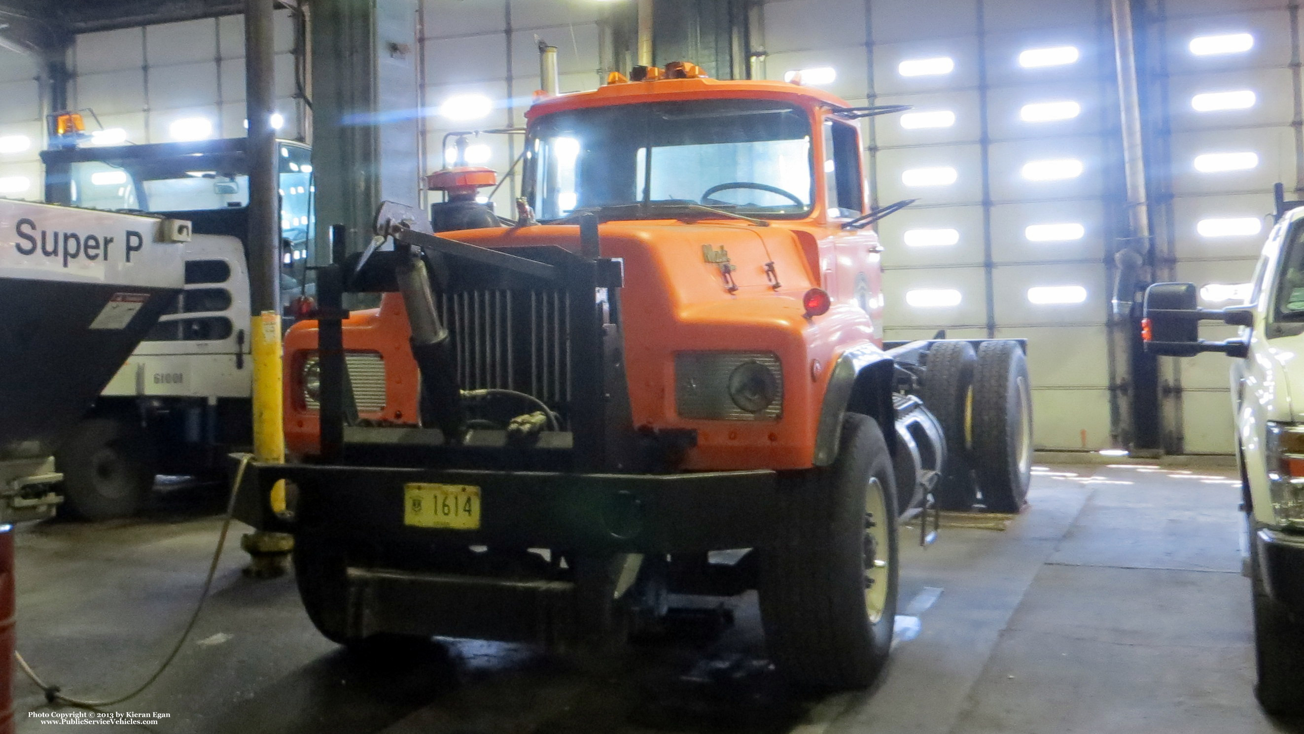 A photo  of Rhode Island Public Transit Authority
            Spare Cab, a 1980-2010 Mack             taken by Kieran Egan