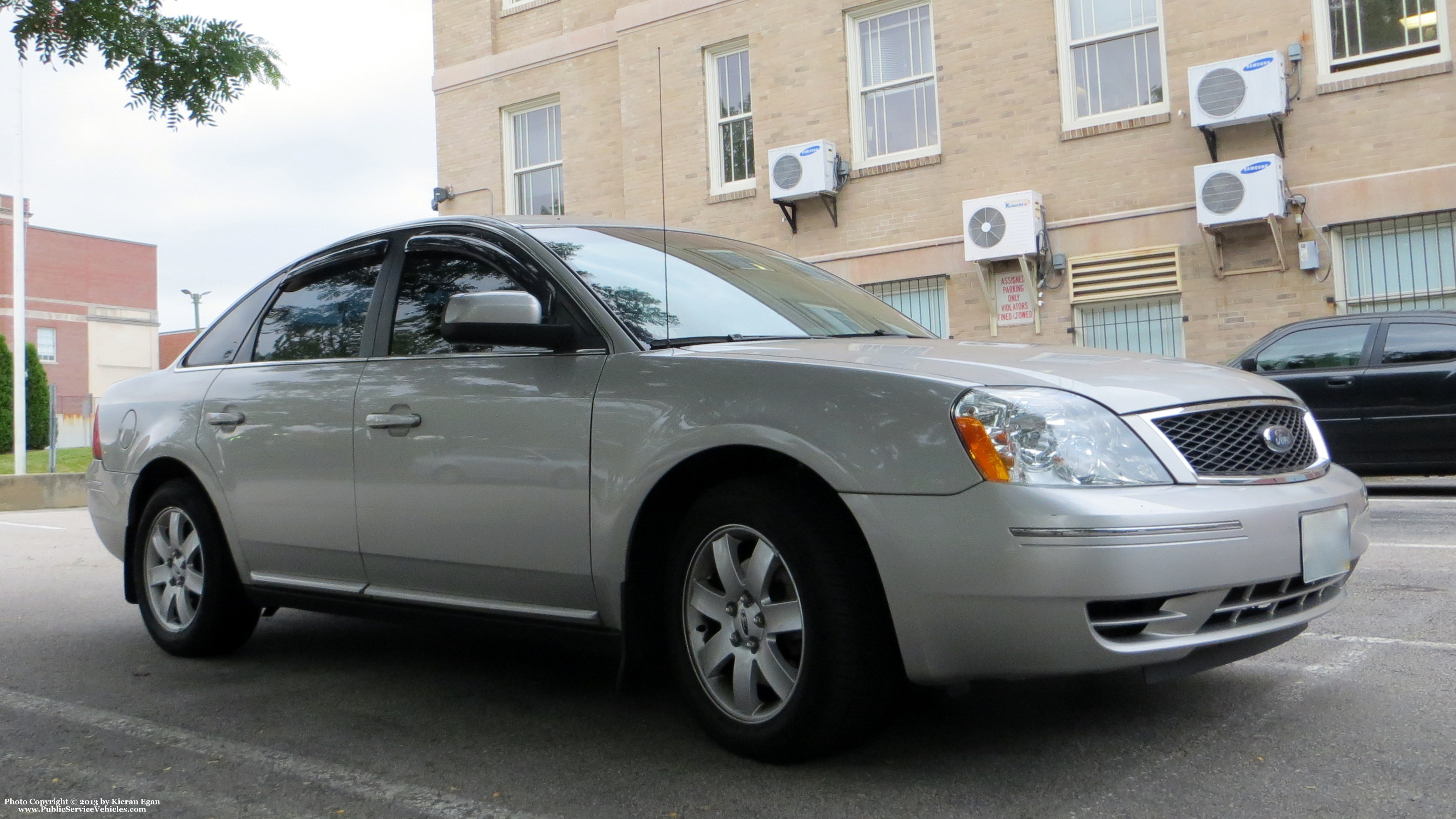 A photo  of Pawtucket Police
            Detective Commander, a 2005-2007 Ford Five Hundred             taken by Kieran Egan