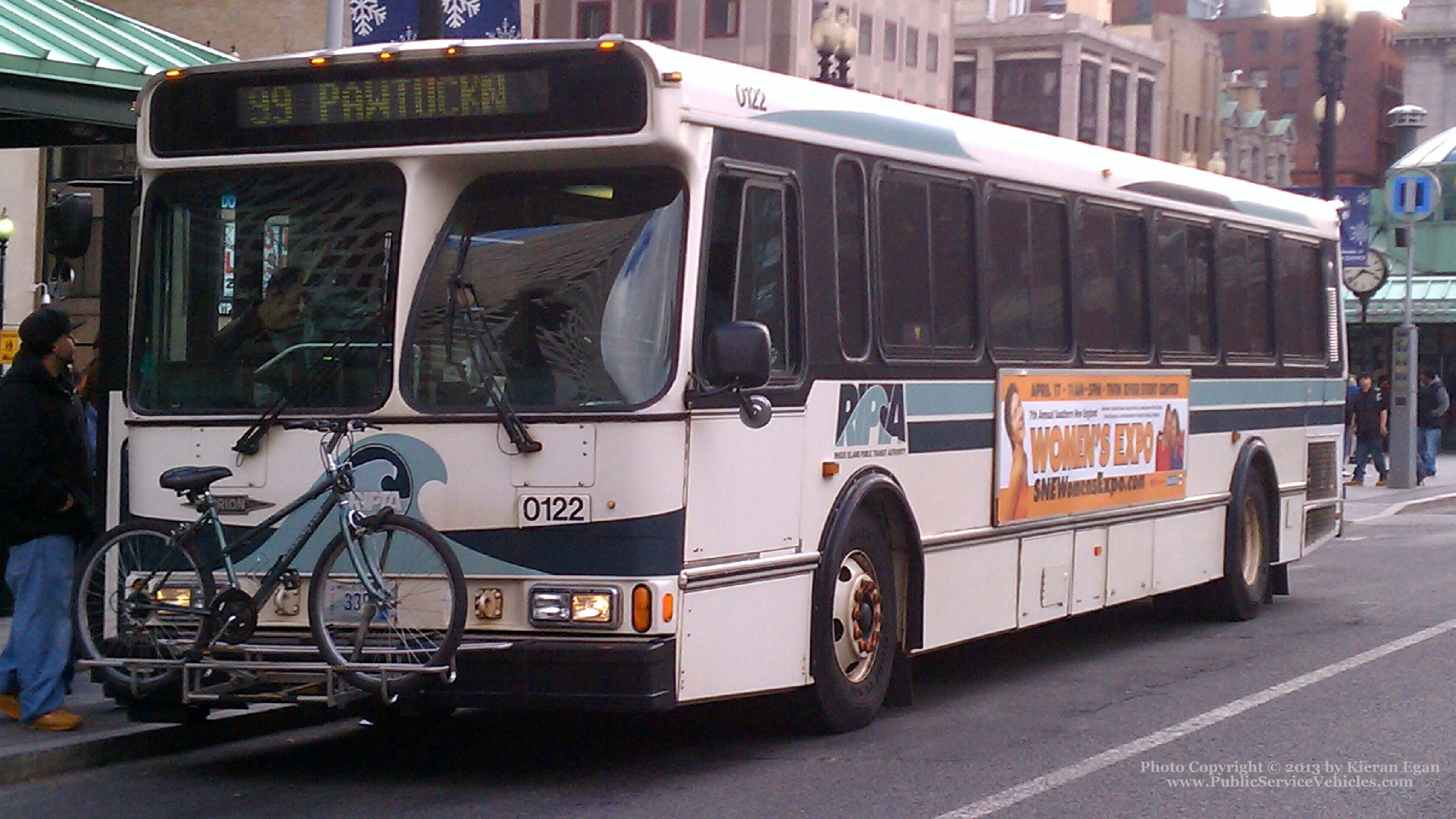 A photo  of Rhode Island Public Transit Authority
            Bus 0122, a 2001 Orion V 05.501             taken by Kieran Egan