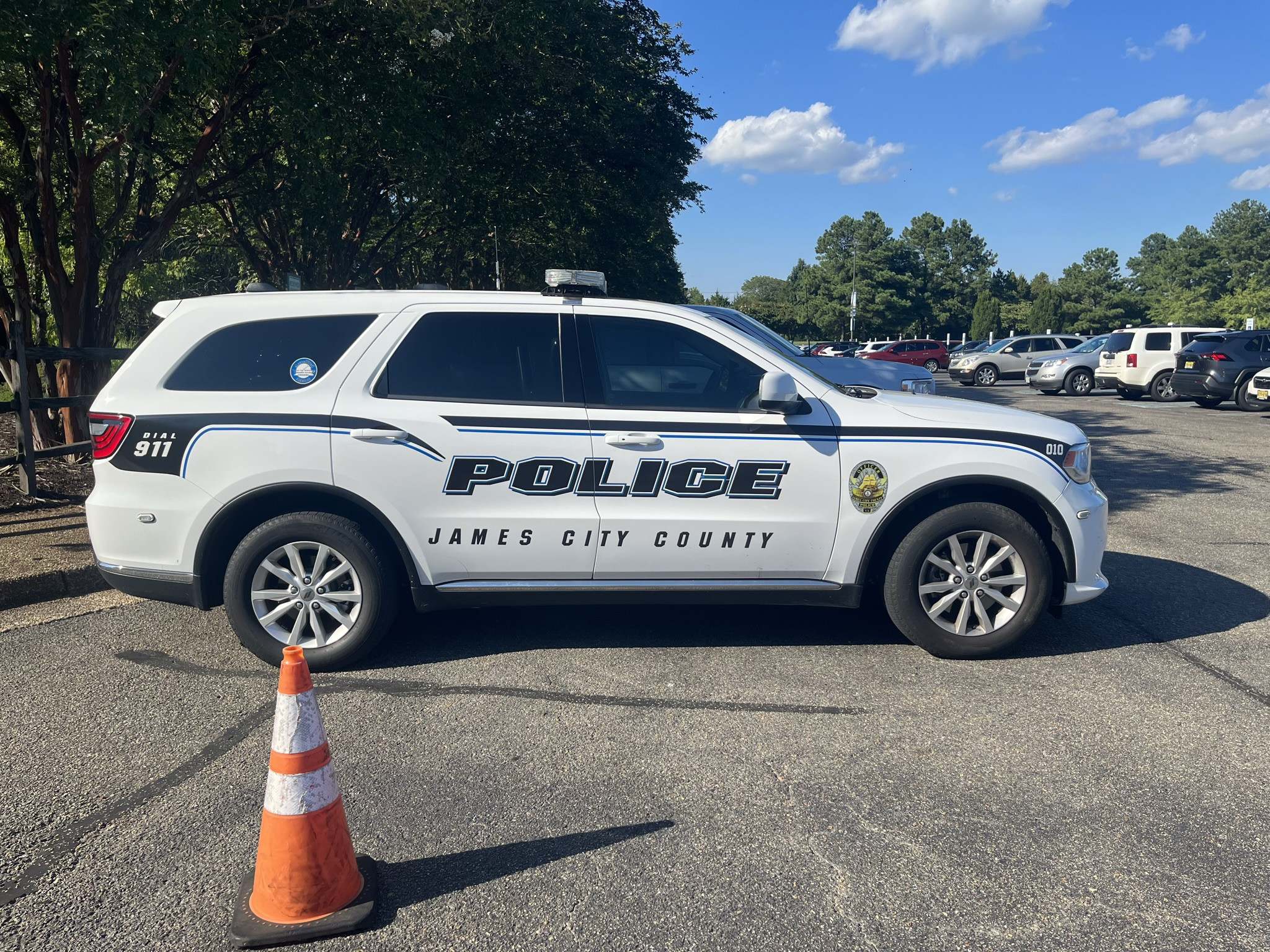 A photo  of Williamsburg-James City County Sheriff
            Cruiser 010, a 2020 Dodge Durango             taken by @riemergencyvehicles