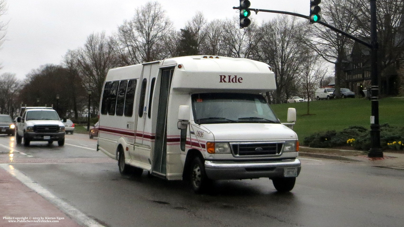 A photo  of Rhode Island Public Transit Authority
            Paratransit Bus 0606, a 2006 Ford E-450 Bus             taken by Kieran Egan