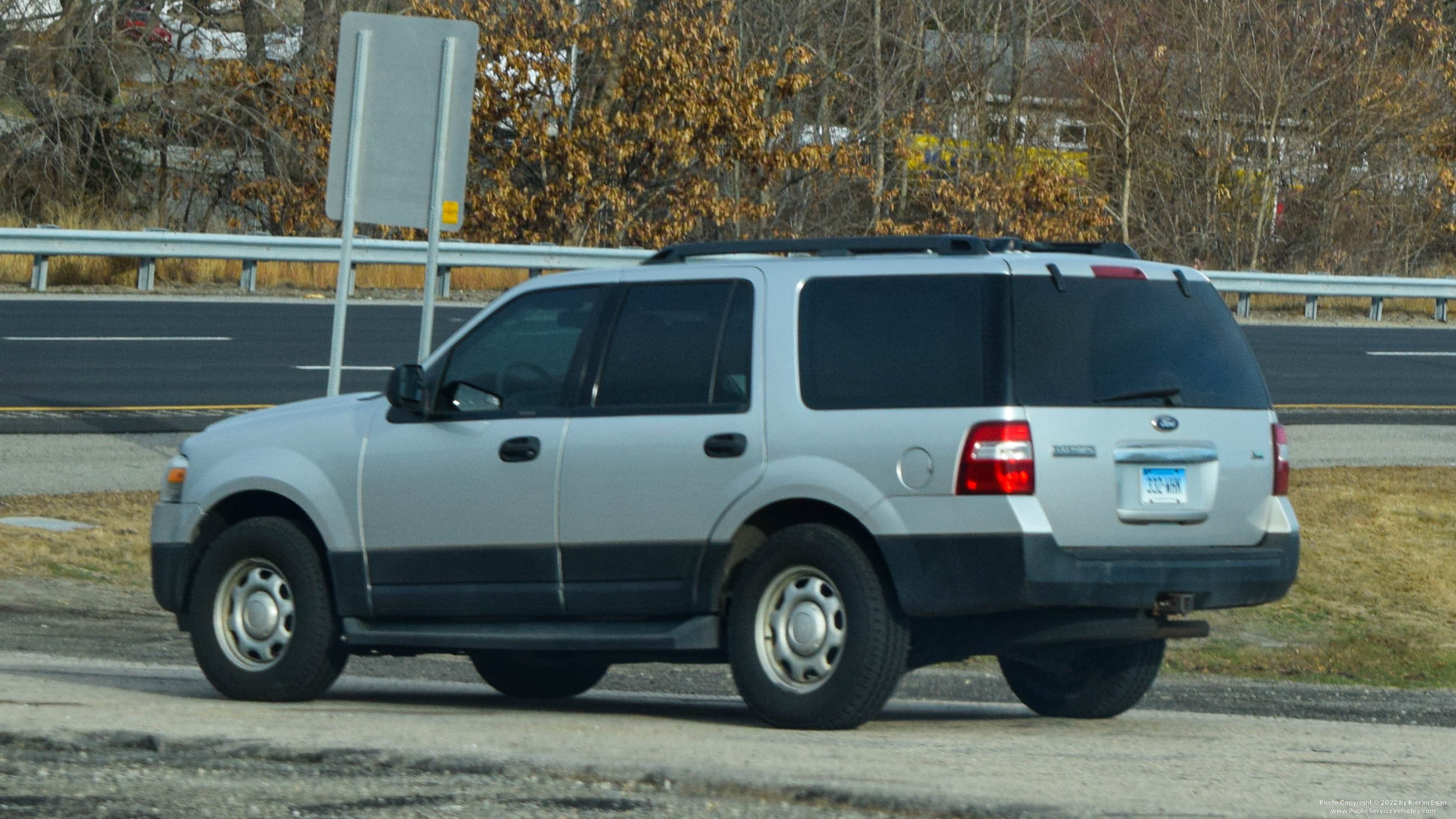A photo  of Connecticut State Police
            Cruiser 332, a 2006-2014 Ford Expedition             taken by Kieran Egan