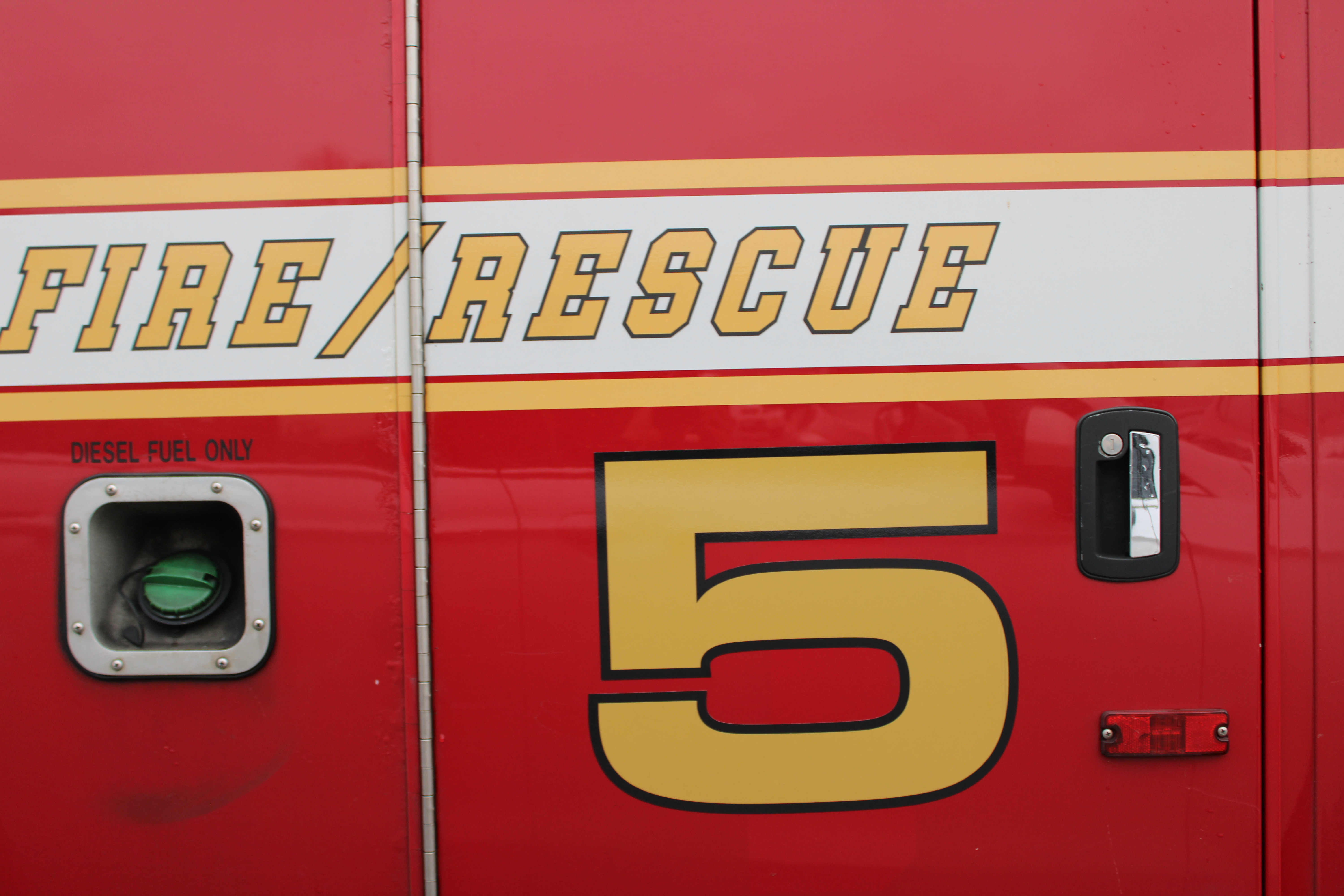 A photo  of Warwick Fire
            Rescue 5, a 2014 International TerraStar/PL Custom             taken by @riemergencyvehicles