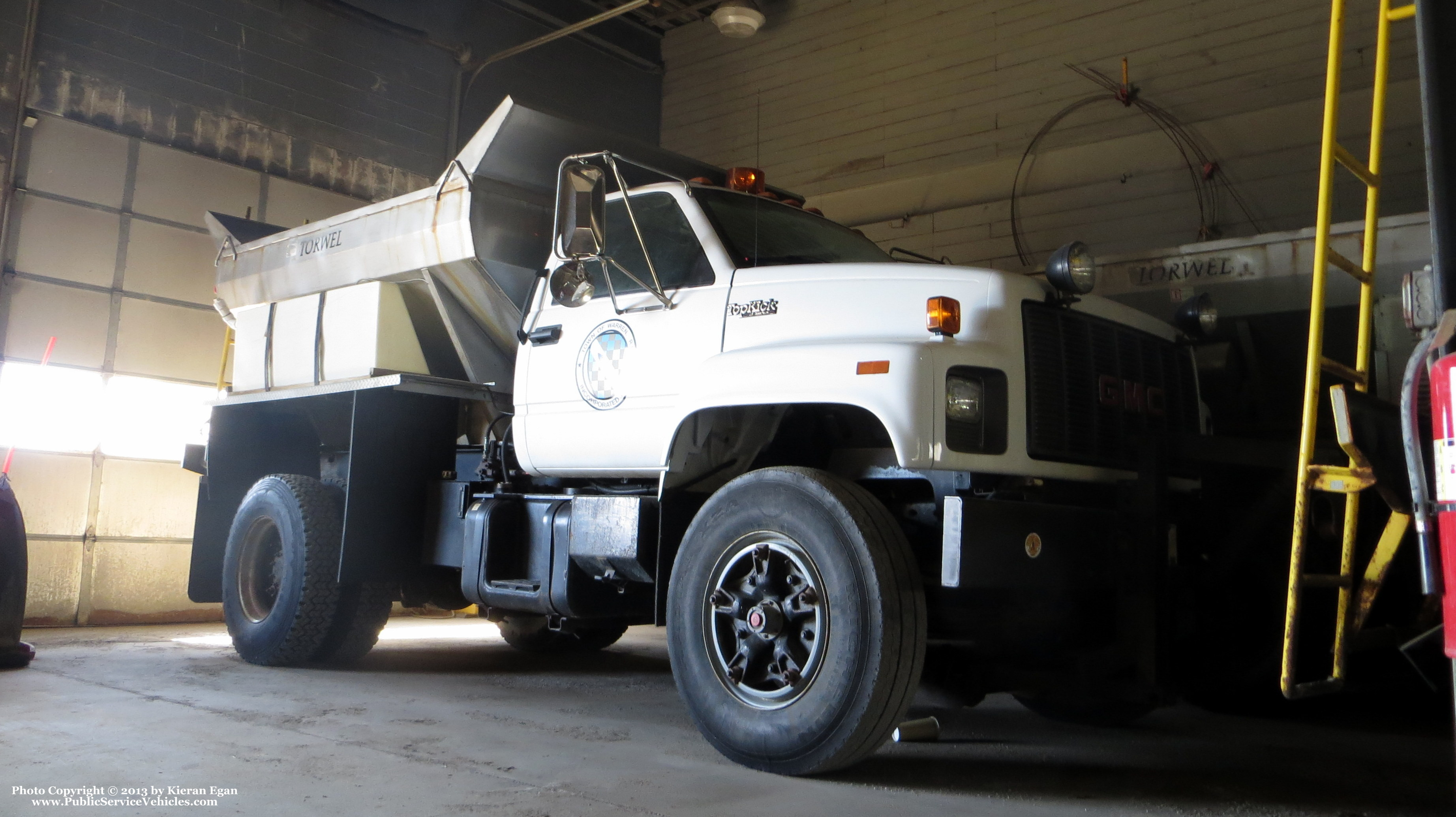 A photo  of Warren Public Works
            Truck 412, a 1990-1996 GMC TopKick             taken by Kieran Egan