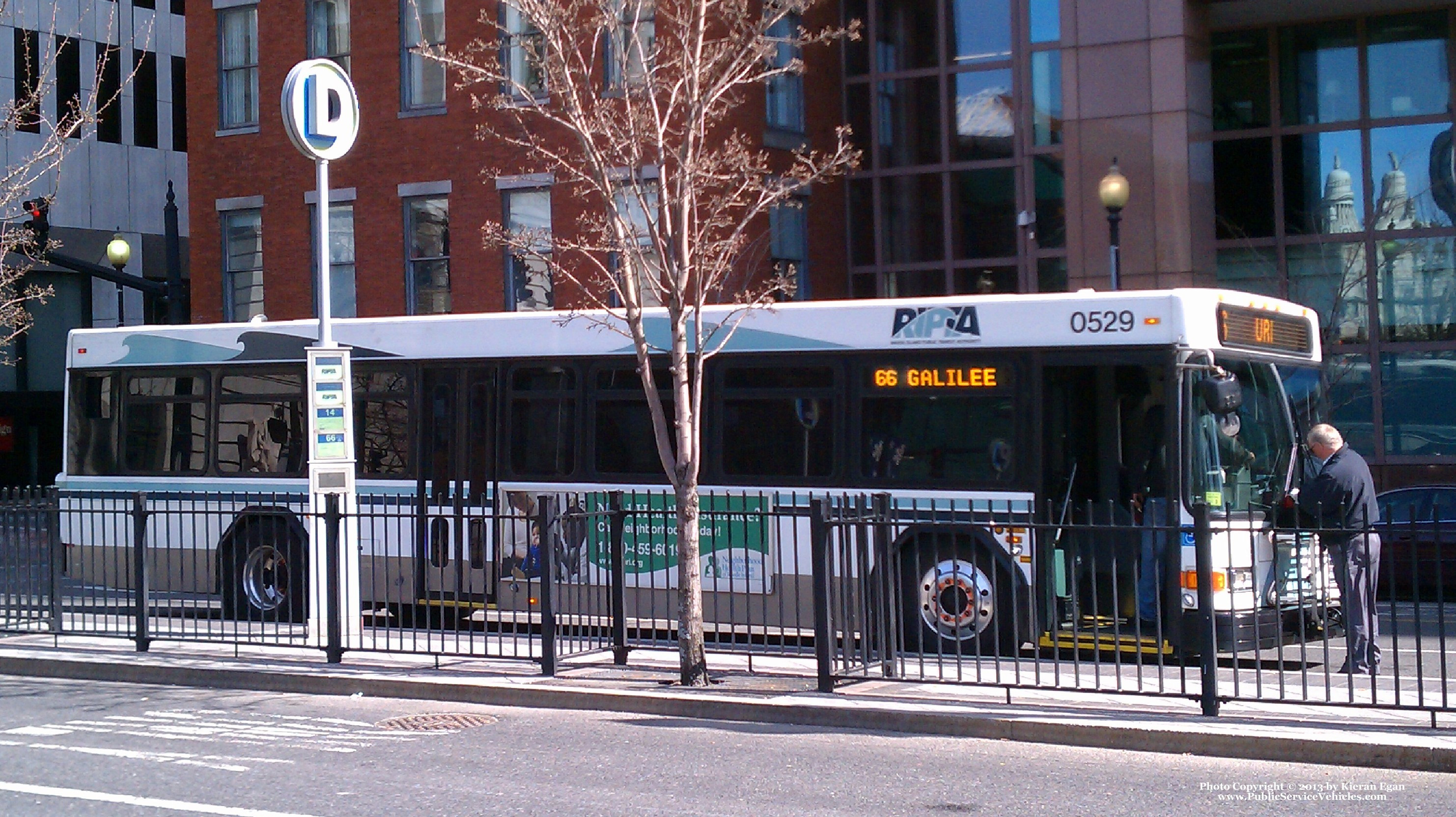 A photo  of Rhode Island Public Transit Authority
            Bus 0529, a 2005 Gillig Low Floor             taken by Kieran Egan