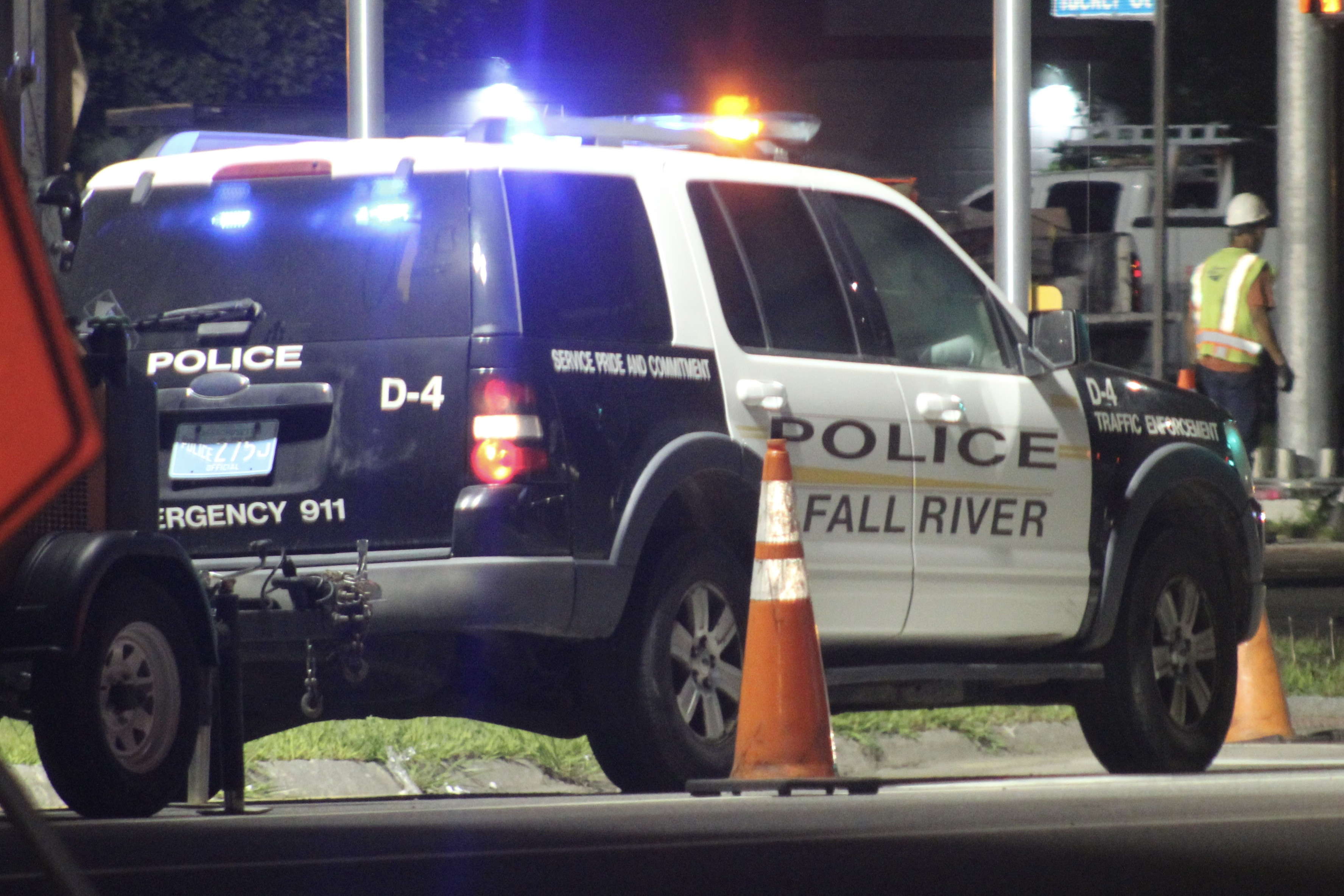 A photo  of Fall River Police
            D-4, a 2007 Ford Explorer             taken by @riemergencyvehicles