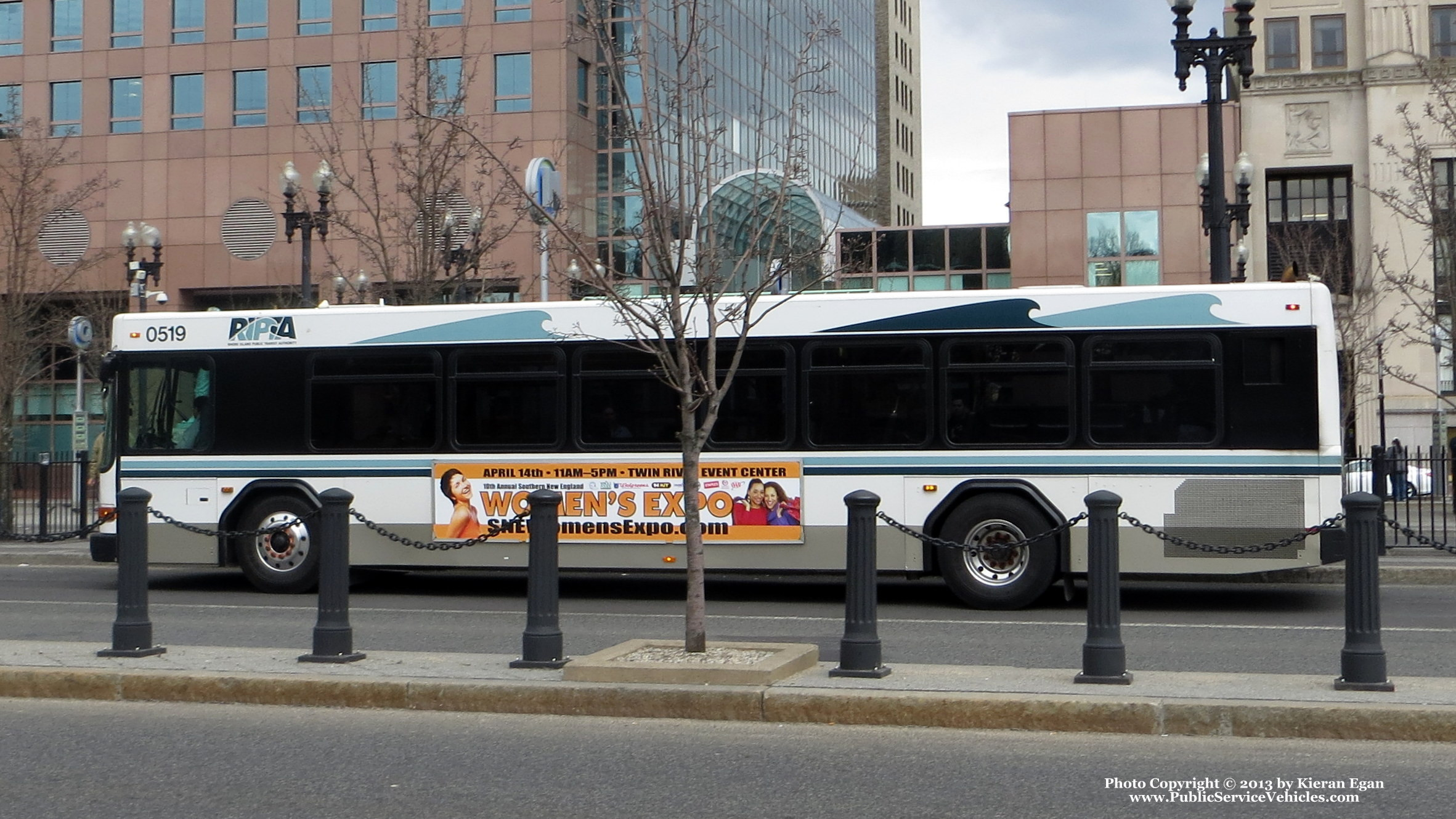 A photo  of Rhode Island Public Transit Authority
            Bus 0519, a 2005 Gillig Low Floor             taken by Kieran Egan