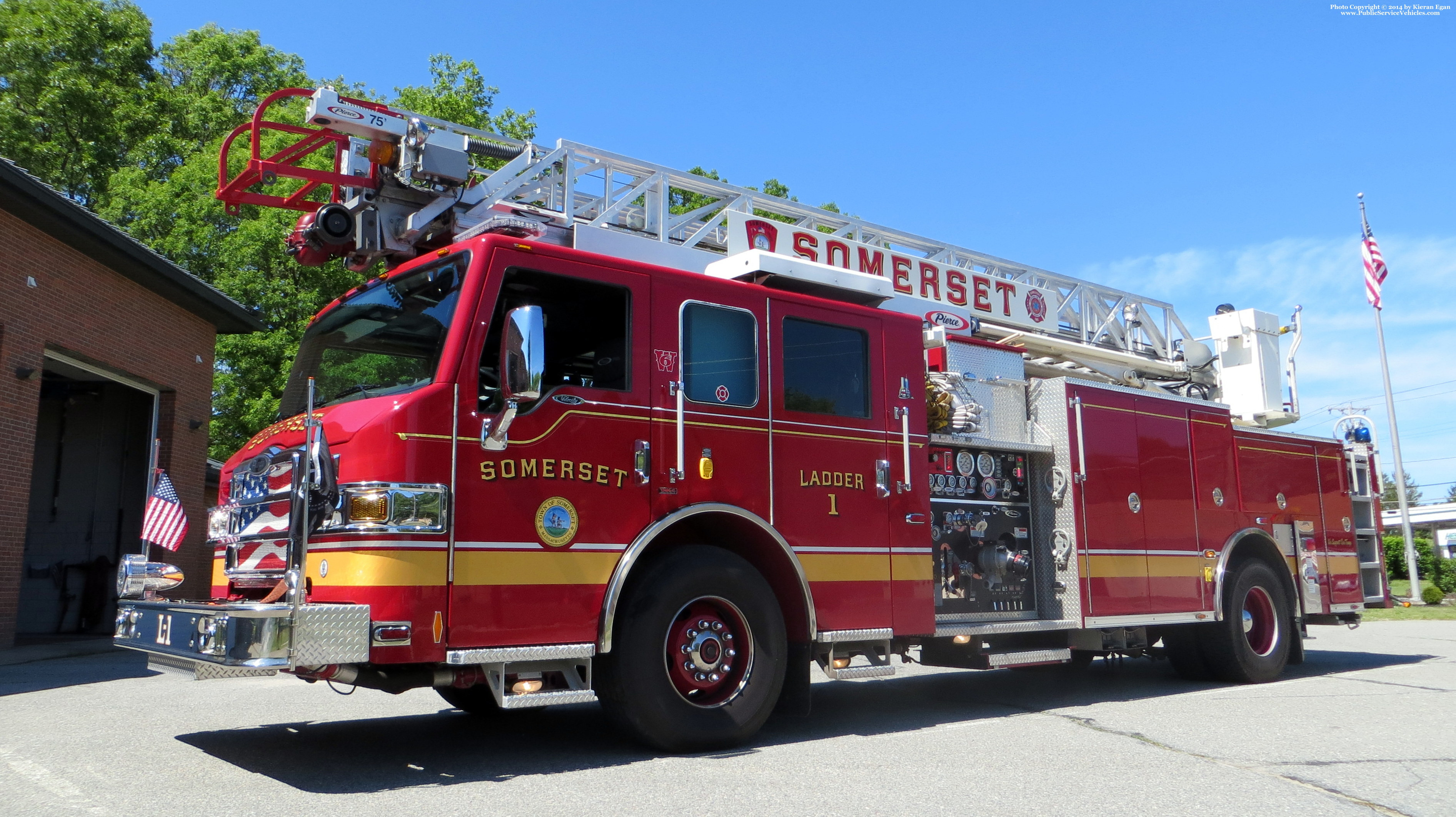 A photo  of Somerset Fire
            Ladder 1, a 2009 Pierce Velocity             taken by Kieran Egan