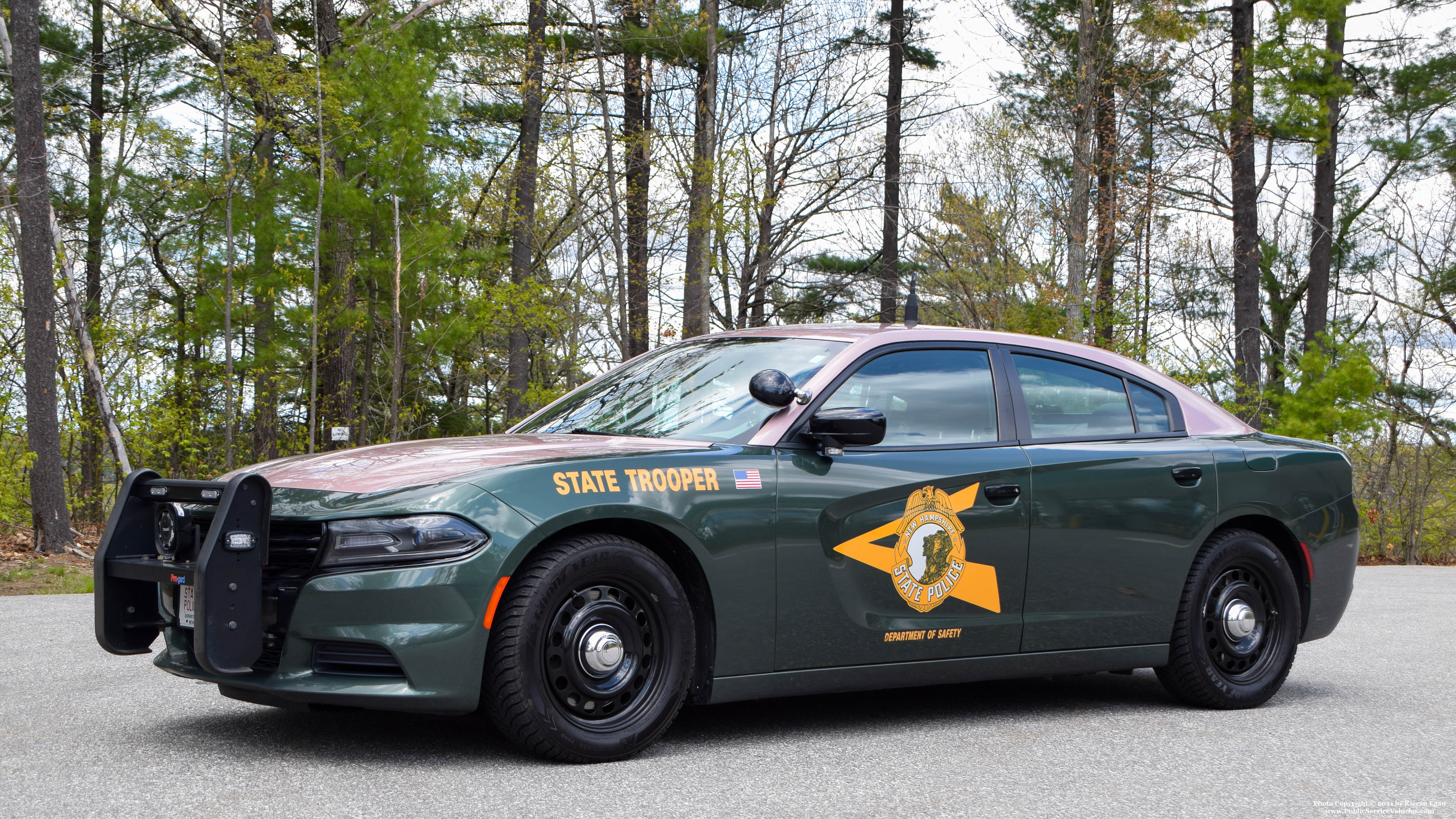 A photo  of New Hampshire State Police
            Cruiser 402, a 2015-2019 Dodge Charger             taken by Kieran Egan