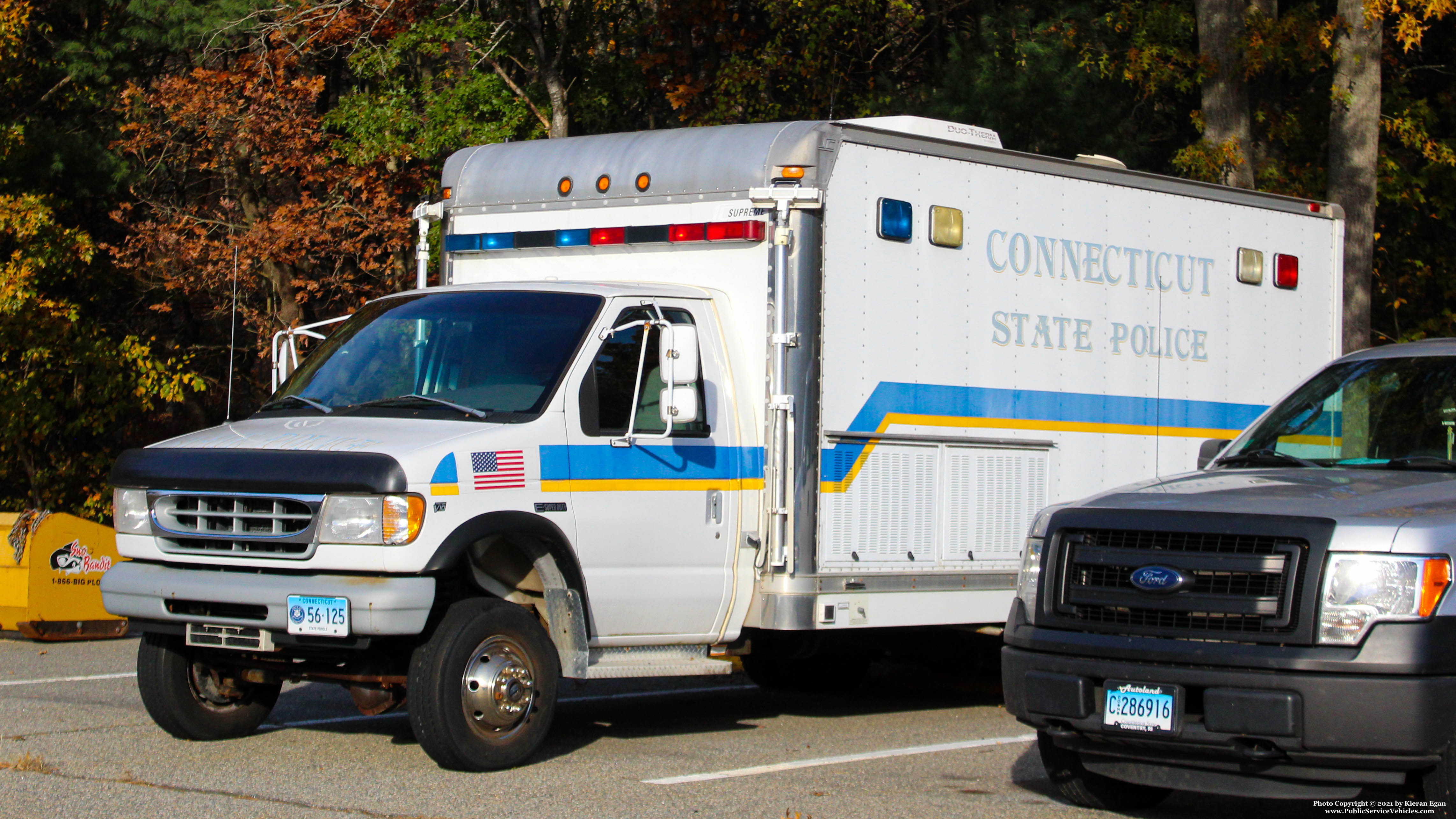 A photo  of Connecticut State Police
            Unit 56-125, a 1990-1998 Ford E-Super Duty             taken by Kieran Egan