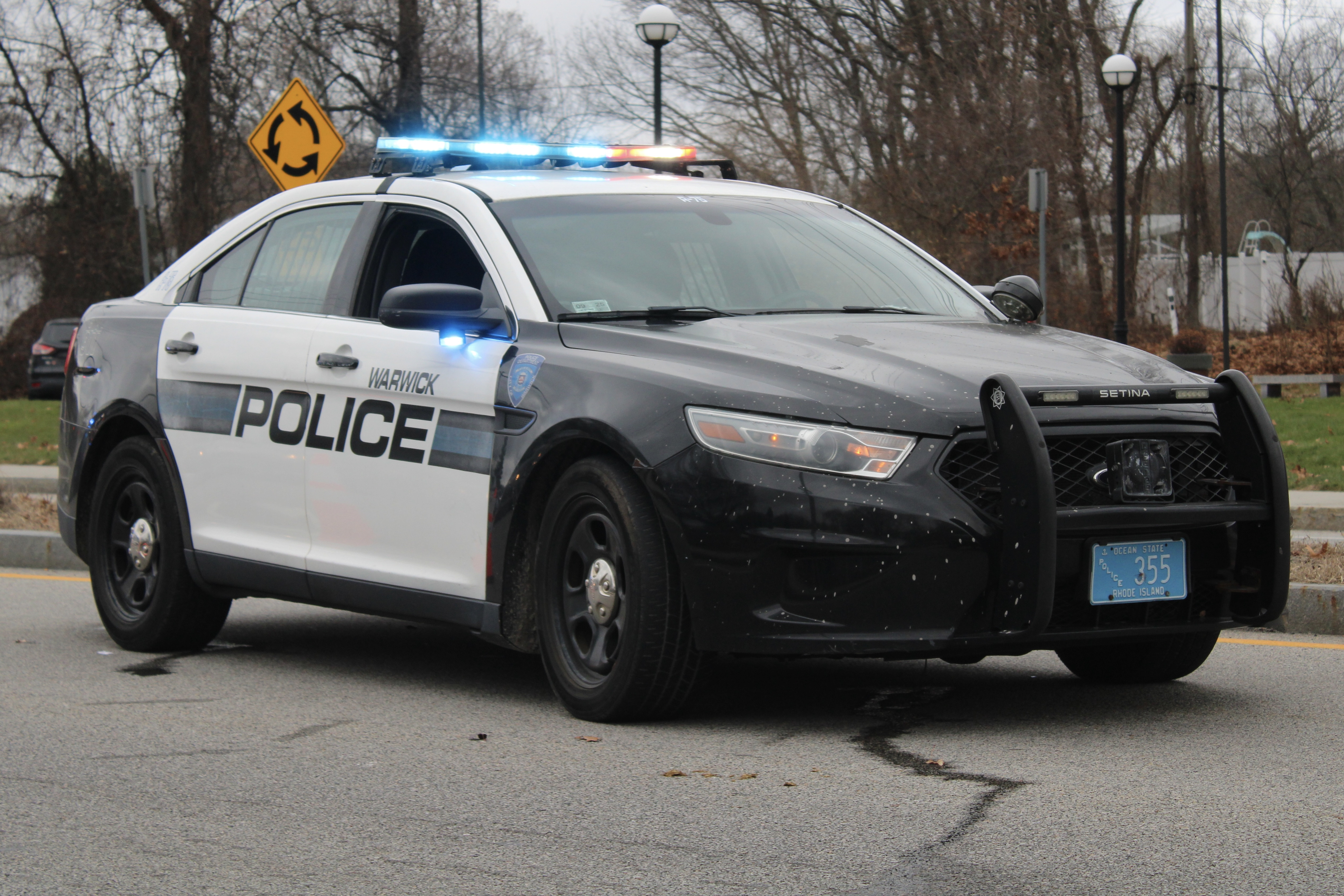 A photo  of Warwick Police
            Cruiser R-75, a 2015 Ford Police Interceptor Sedan             taken by @riemergencyvehicles
