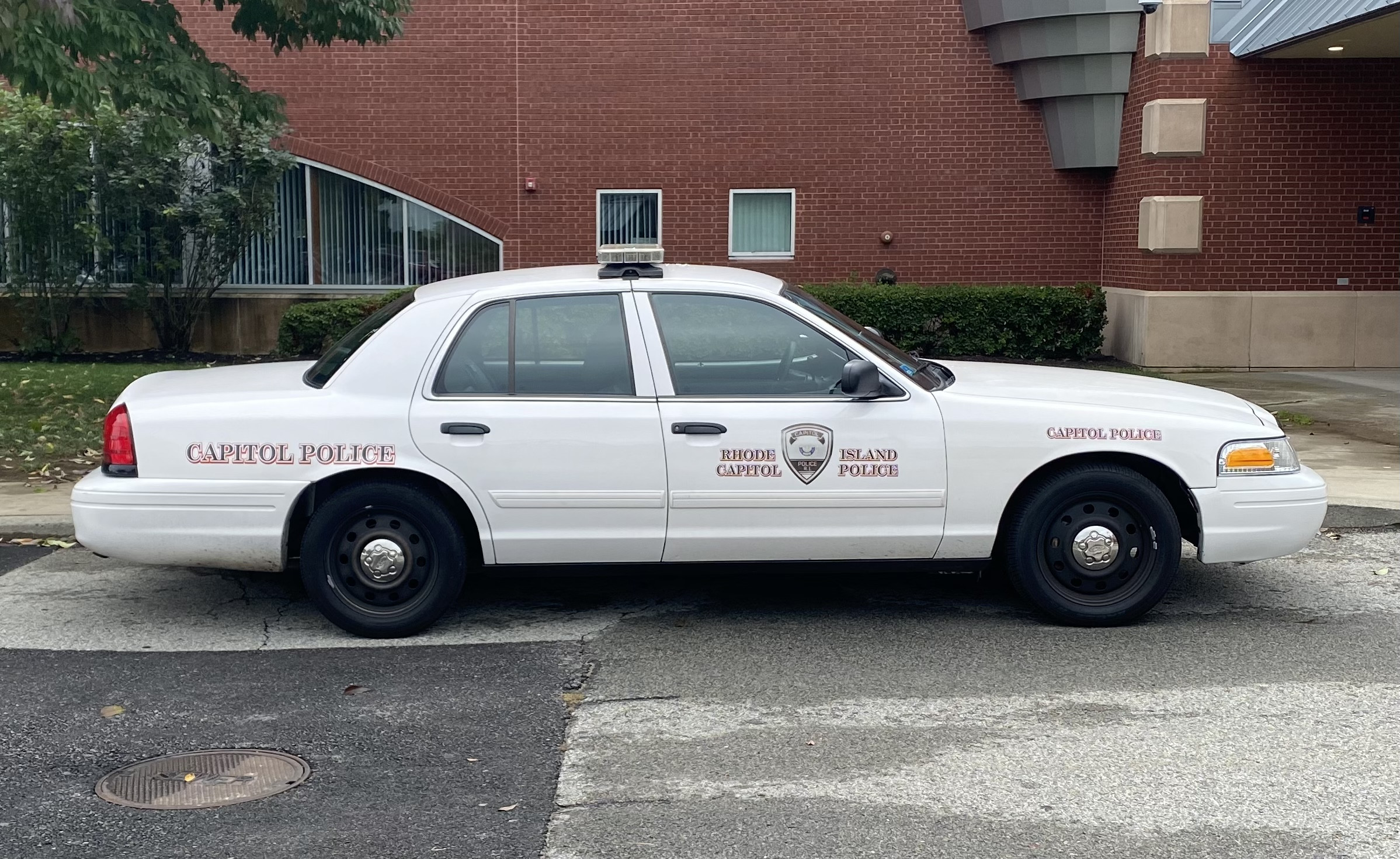 A photo  of Rhode Island Capitol Police
            Cruiser 3917, a 2011 Ford Crown Victoria Police Interceptor             taken by @riemergencyvehicles