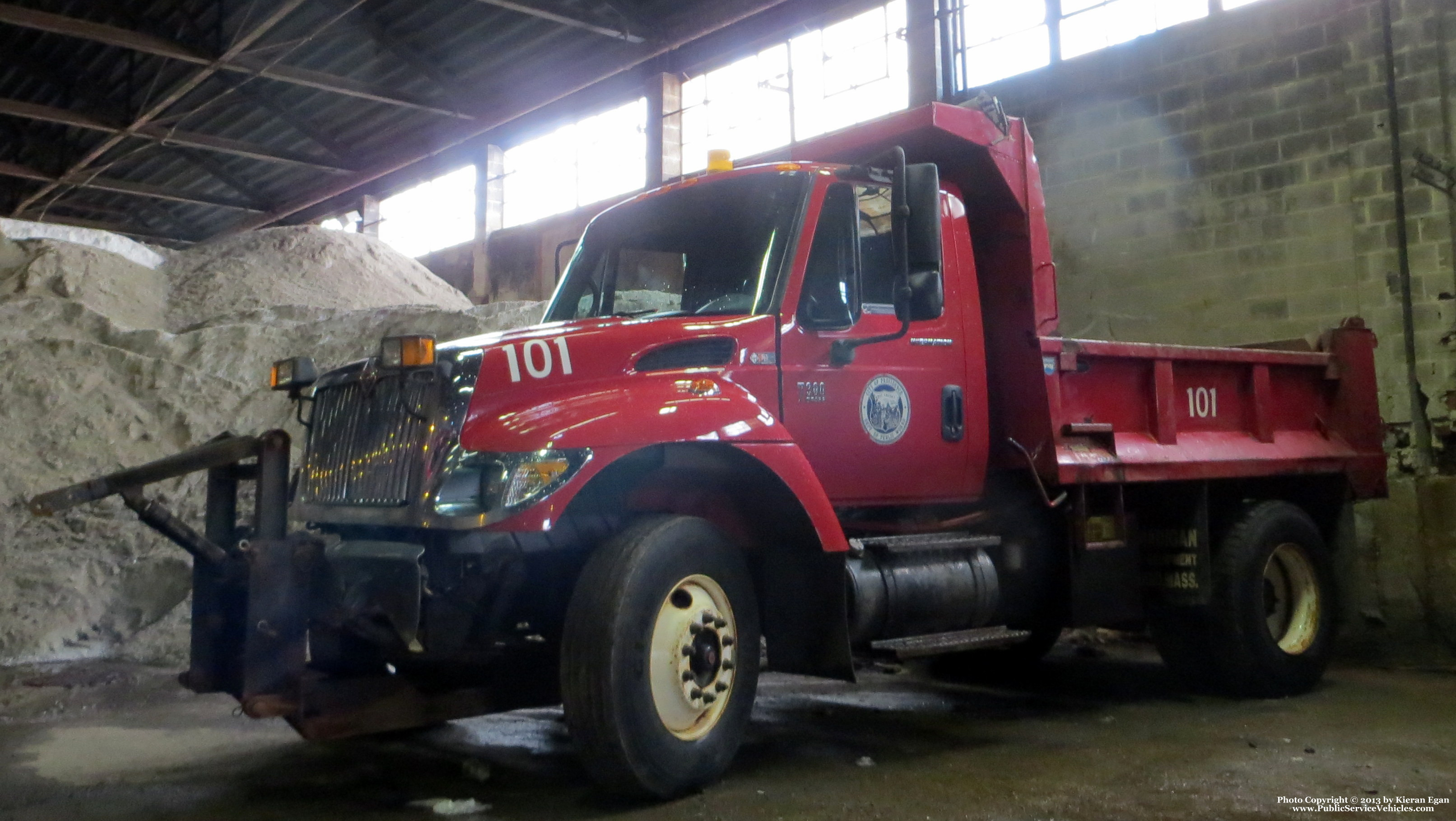 A photo  of Providence Highway Division
            Truck 101, a 2002-2012 International 7300             taken by Kieran Egan