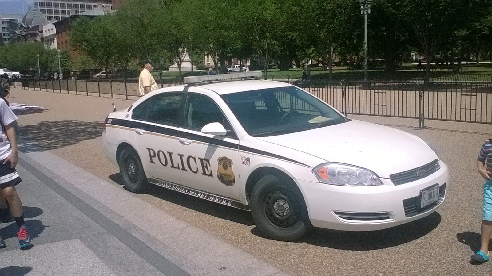 A photo  of United States Secret Service
            Patrol Unit, a 2006-2013 Chevrolet Impala             taken by @riemergencyvehicles