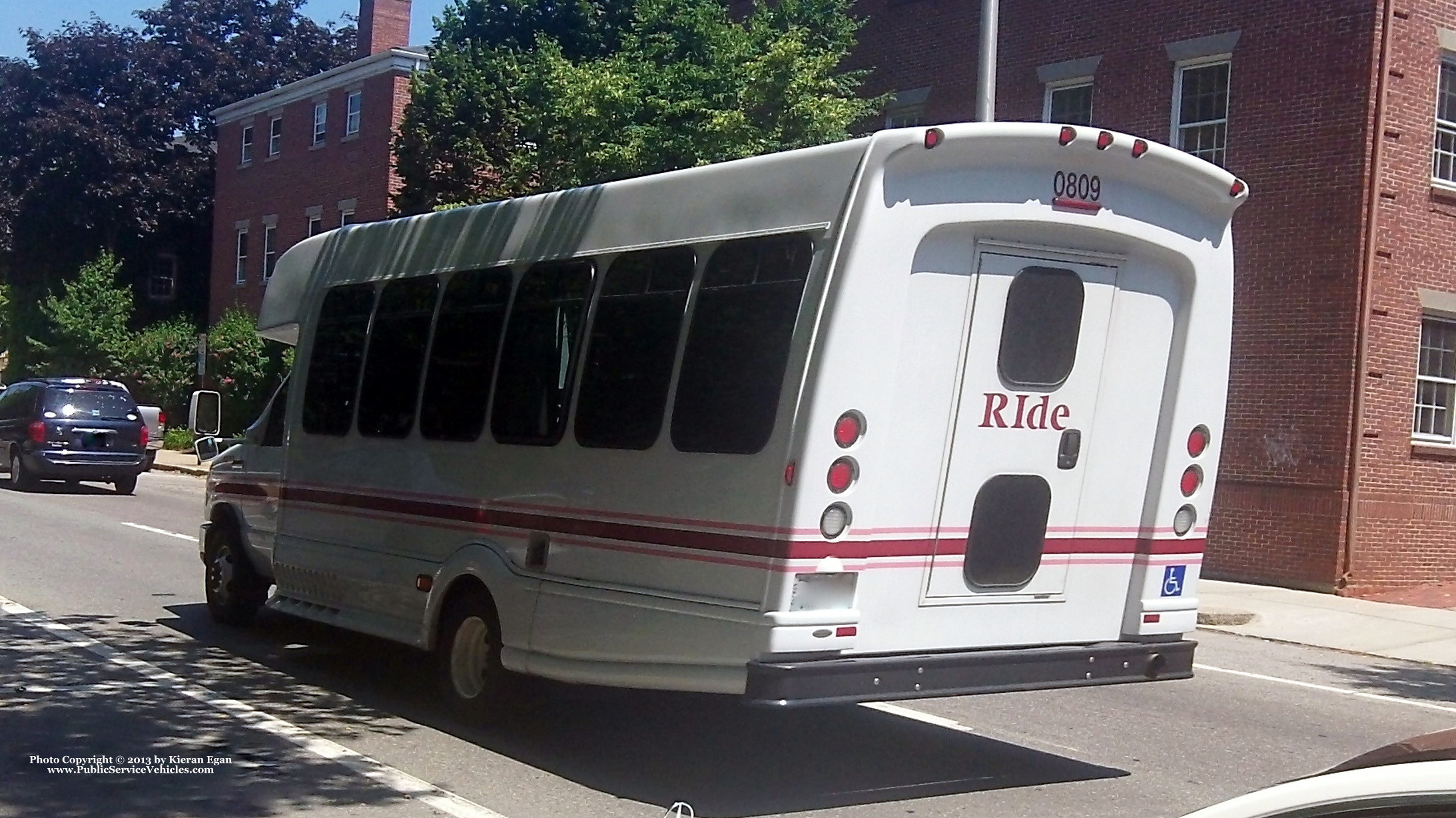 A photo  of Rhode Island Public Transit Authority
            Paratransit Bus 0809, a 2008 Ford E-450 Bus             taken by Kieran Egan