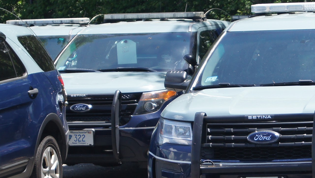 A photo  of Massachusetts State Police
            Cruiser 322, a 2013 Ford Police Interceptor Utility             taken by Jamian Malo