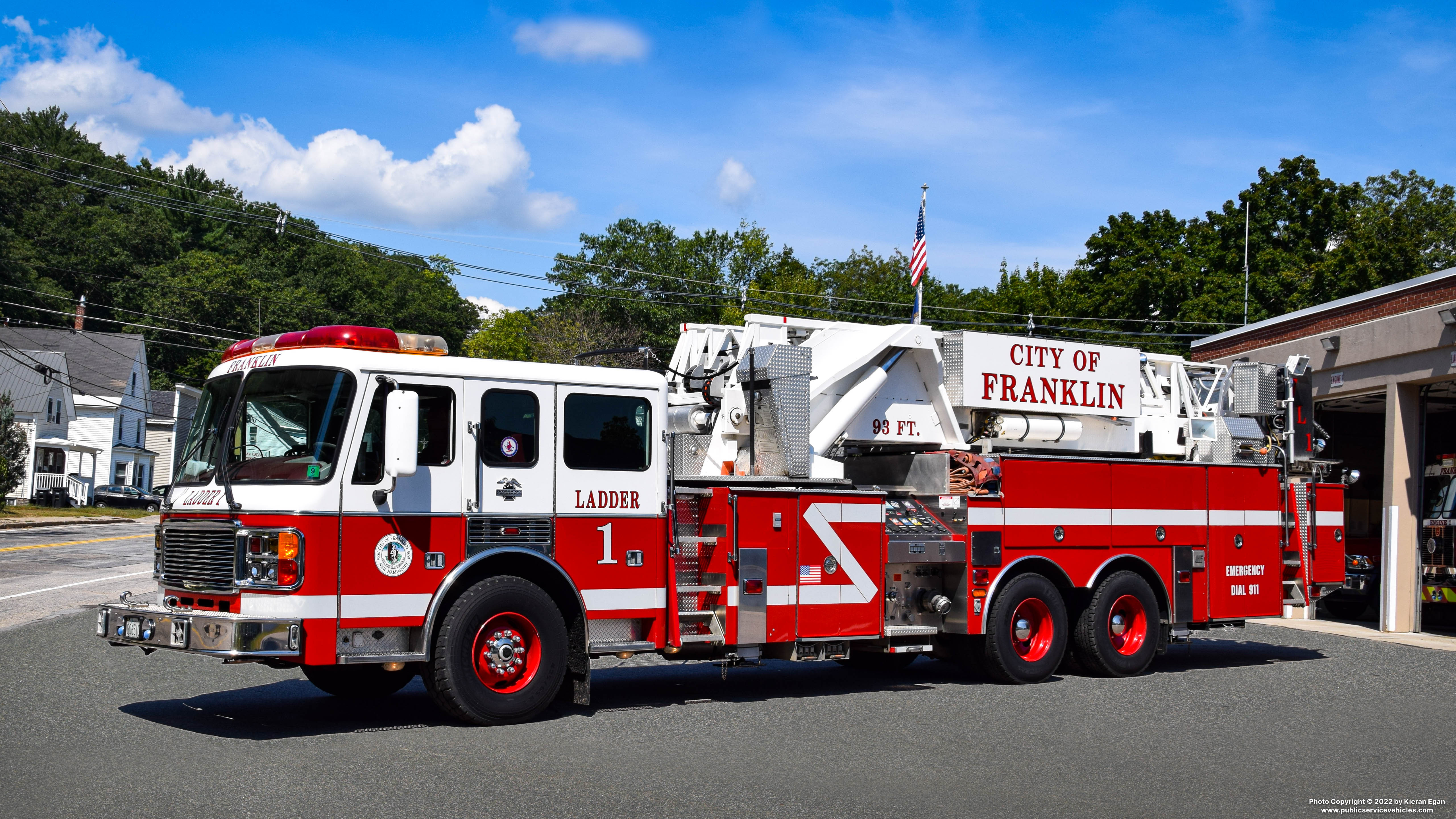 A photo  of Franklin Fire
            7 Ladder 1, a 1998 American LaFrance Eagle             taken by Kieran Egan