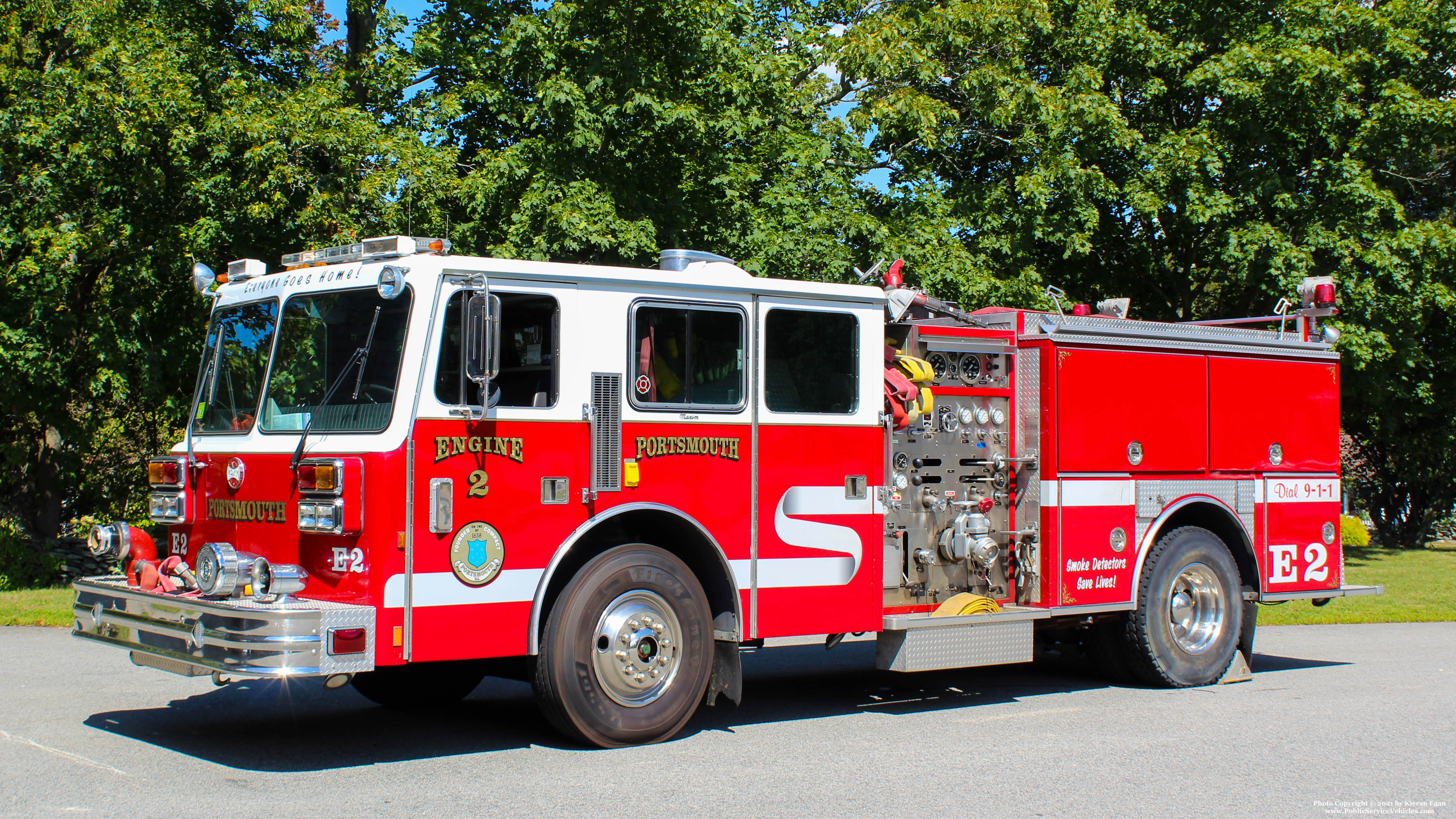 A photo  of Portsmouth Fire
            Engine 2, a 1989 Maxim             taken by Kieran Egan