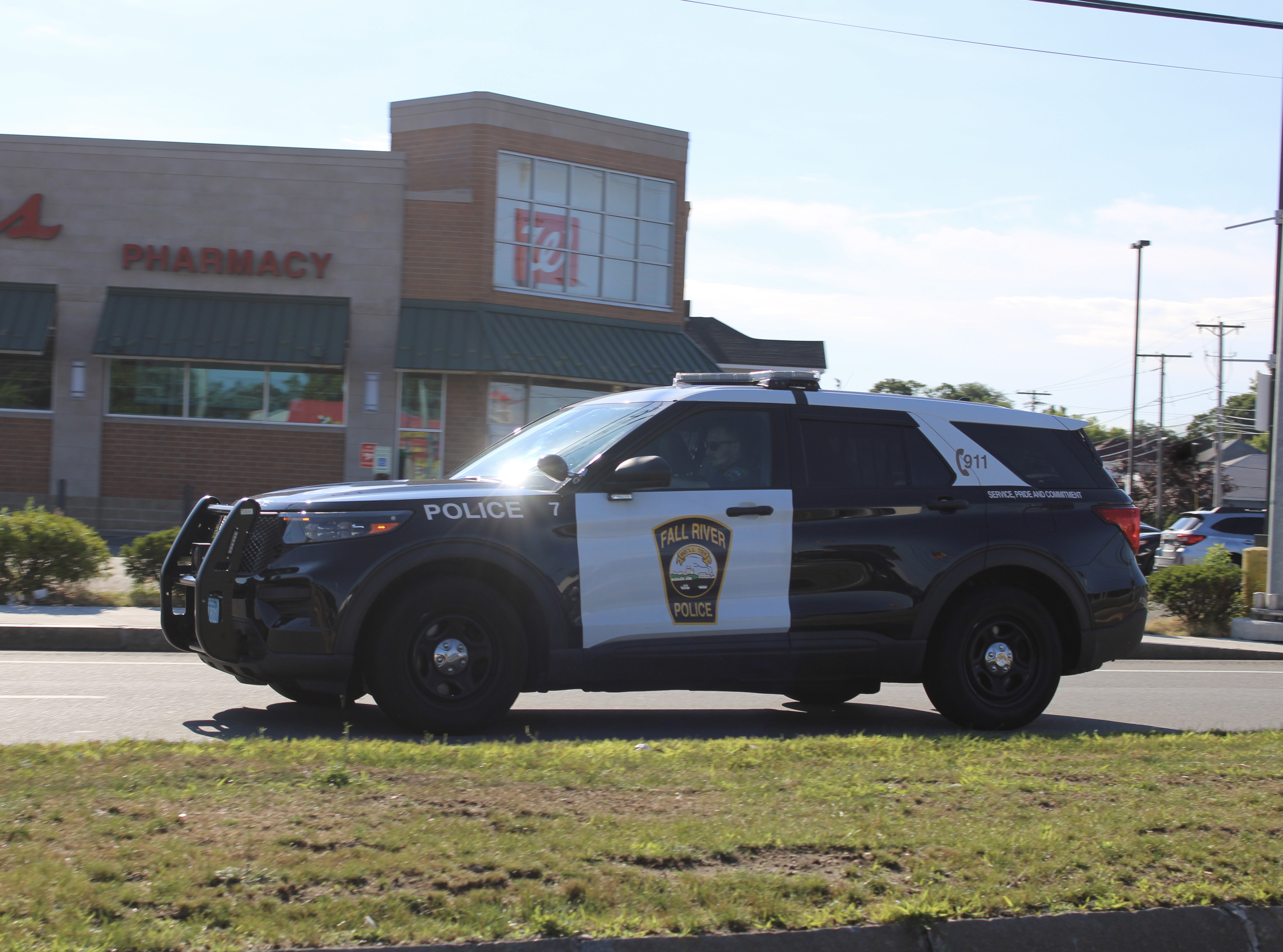 A photo  of Fall River Police
            Car 7, a 2020-2021 Ford Police Interceptor Utility             taken by @riemergencyvehicles