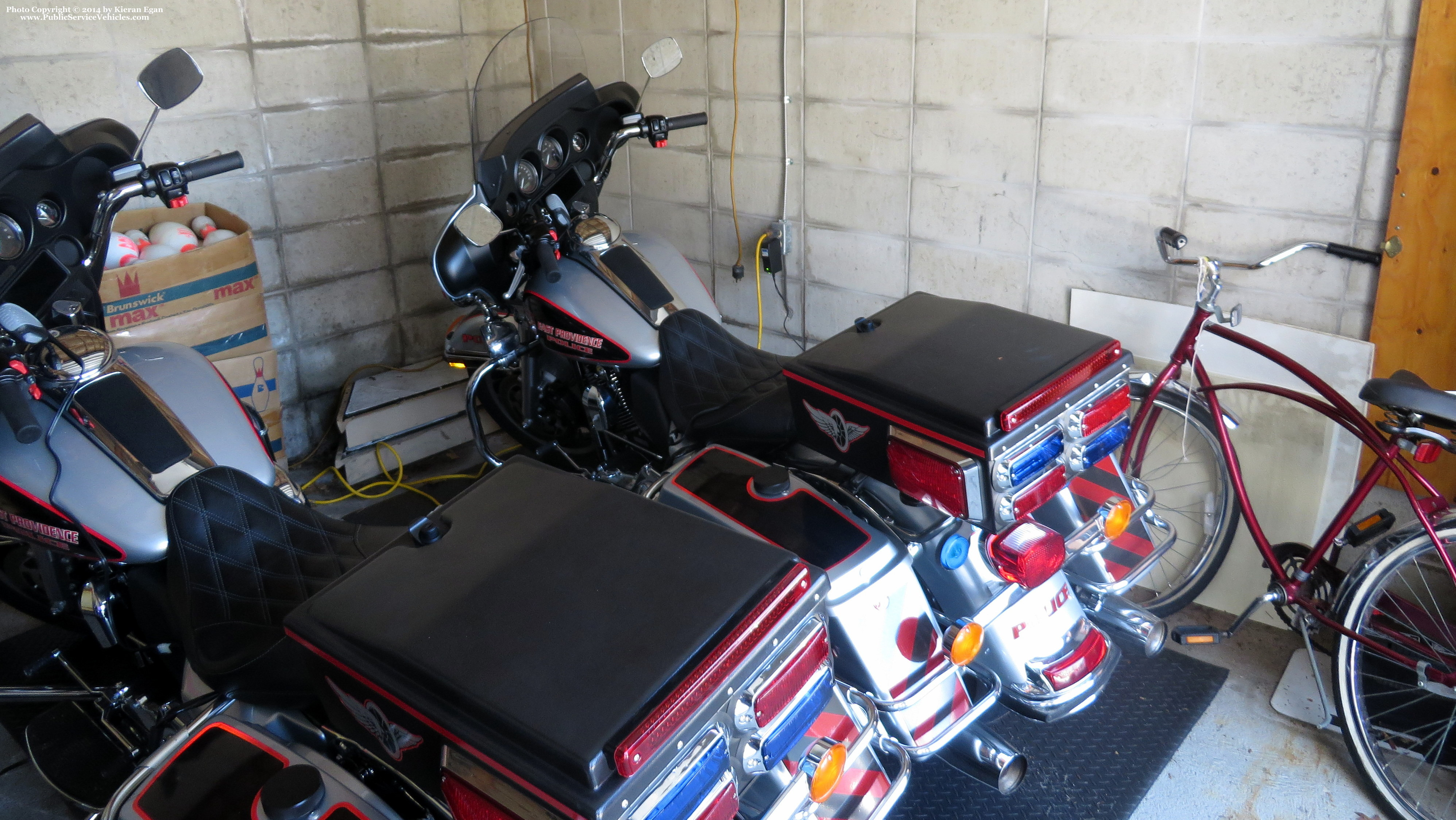 A photo  of East Providence Police
            Motorcycle 2, a 2010-2014 Harley Davidson Electra Glide             taken by Kieran Egan