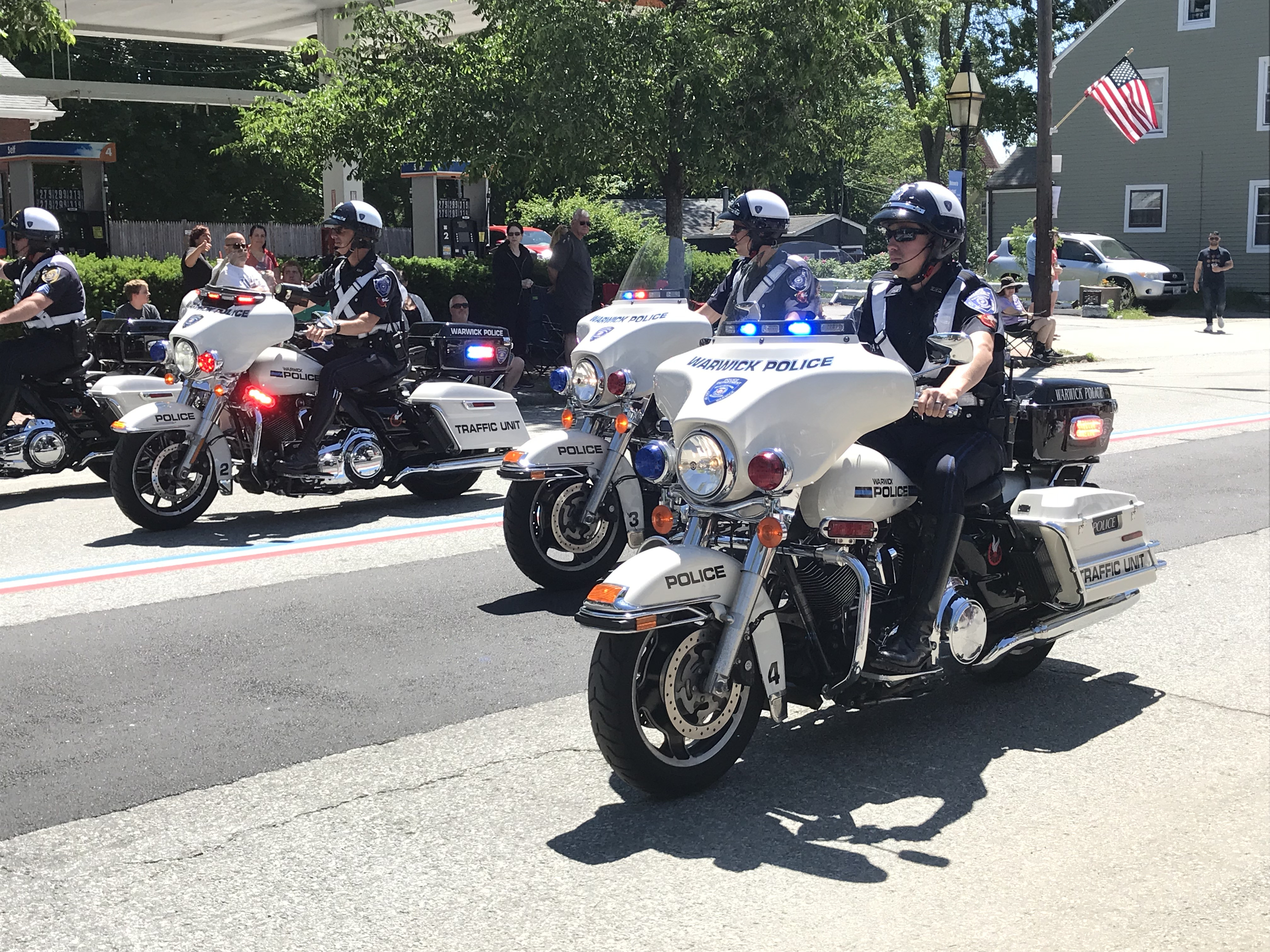 A photo  of Warwick Police
            Motorcycle 2, a 2010-2015 Harley-Davidson Electra Glide             taken by @riemergencyvehicles
