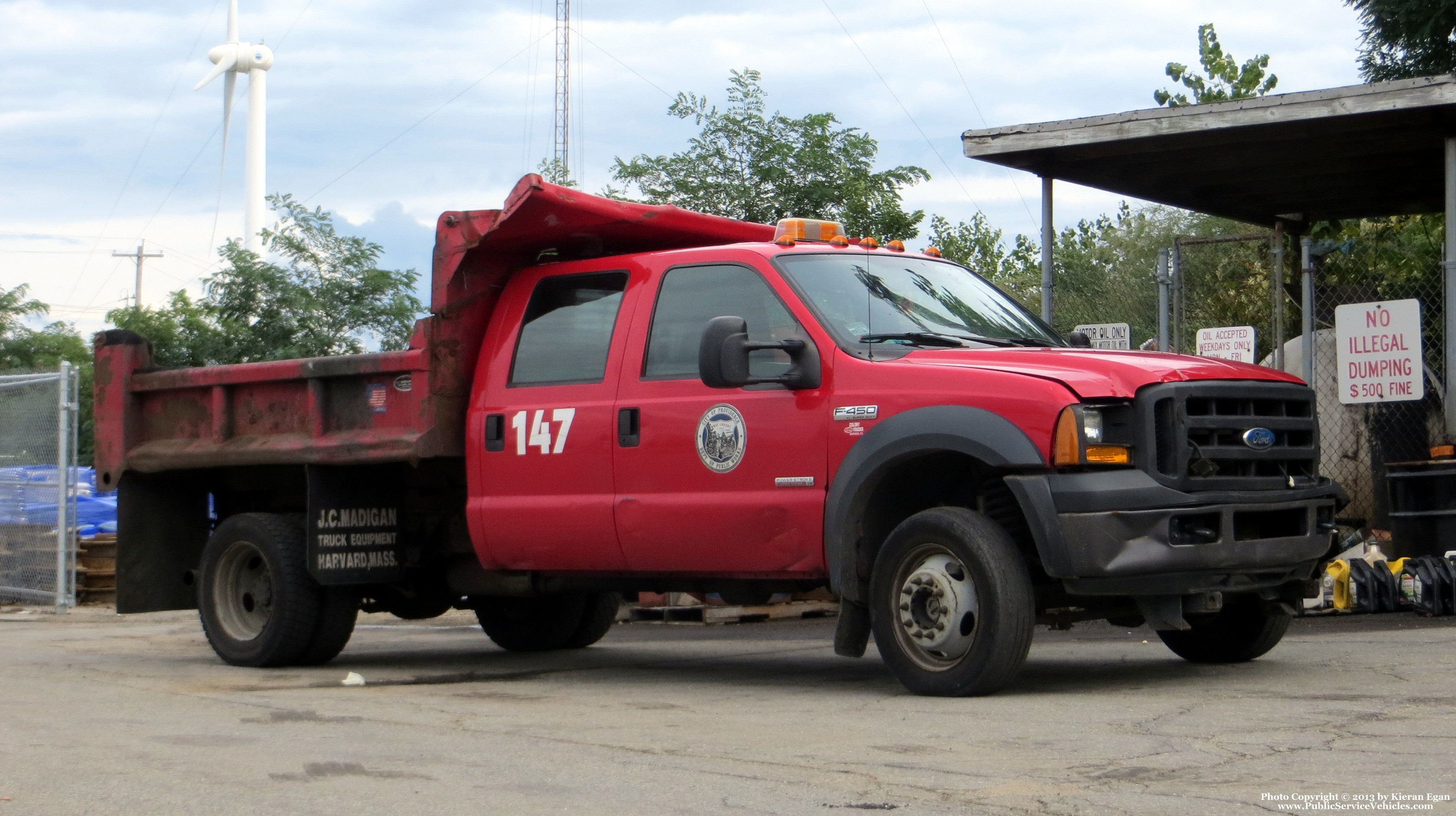 A photo  of Providence Highway Division
            Truck 147, a 2005-2007 Ford F-450 Crew Cab             taken by Kieran Egan