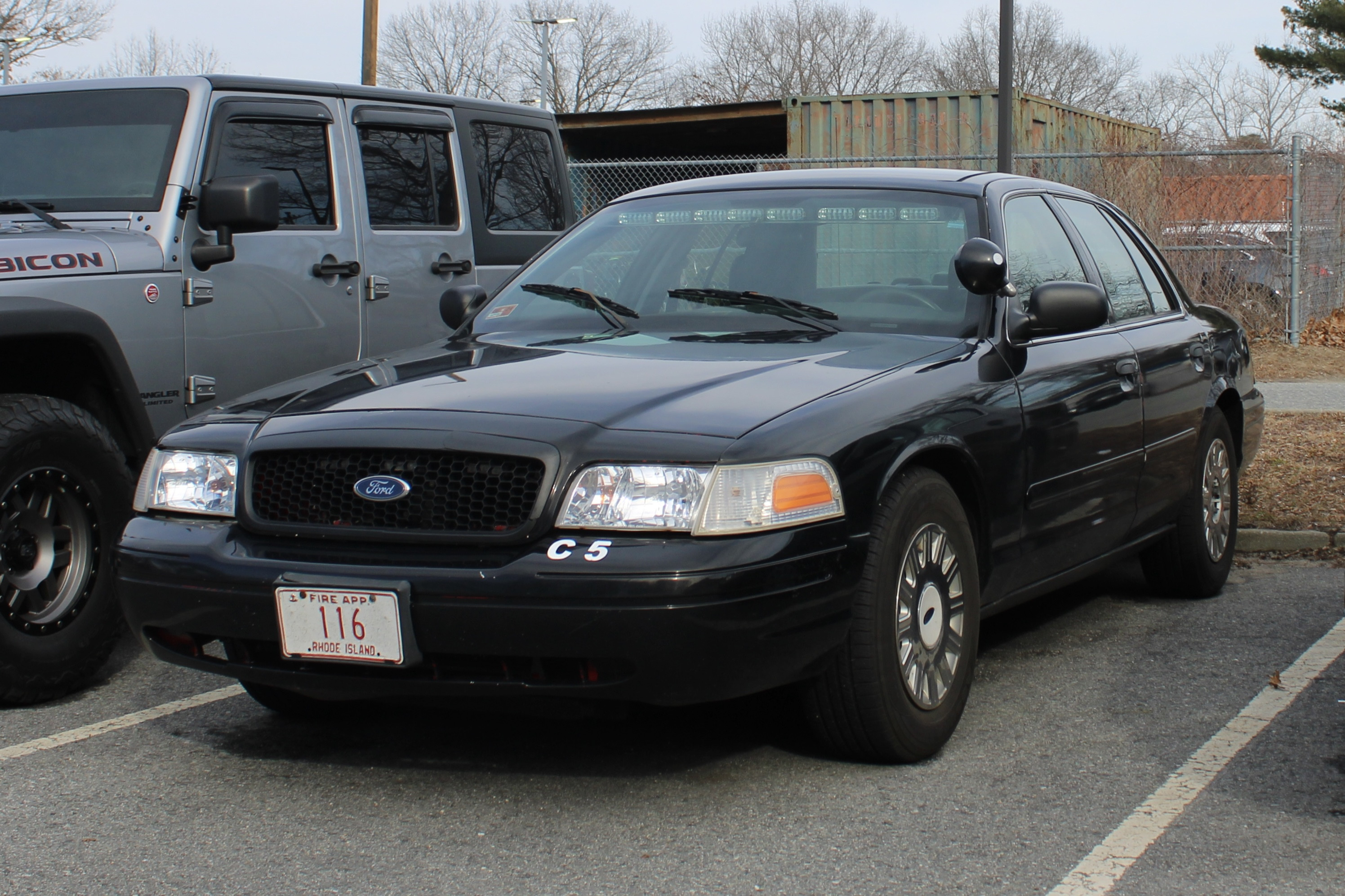 A photo  of Warwick Fire
            Car 5, a 2005 Ford Crown Victoria Police Interceptor             taken by @riemergencyvehicles
