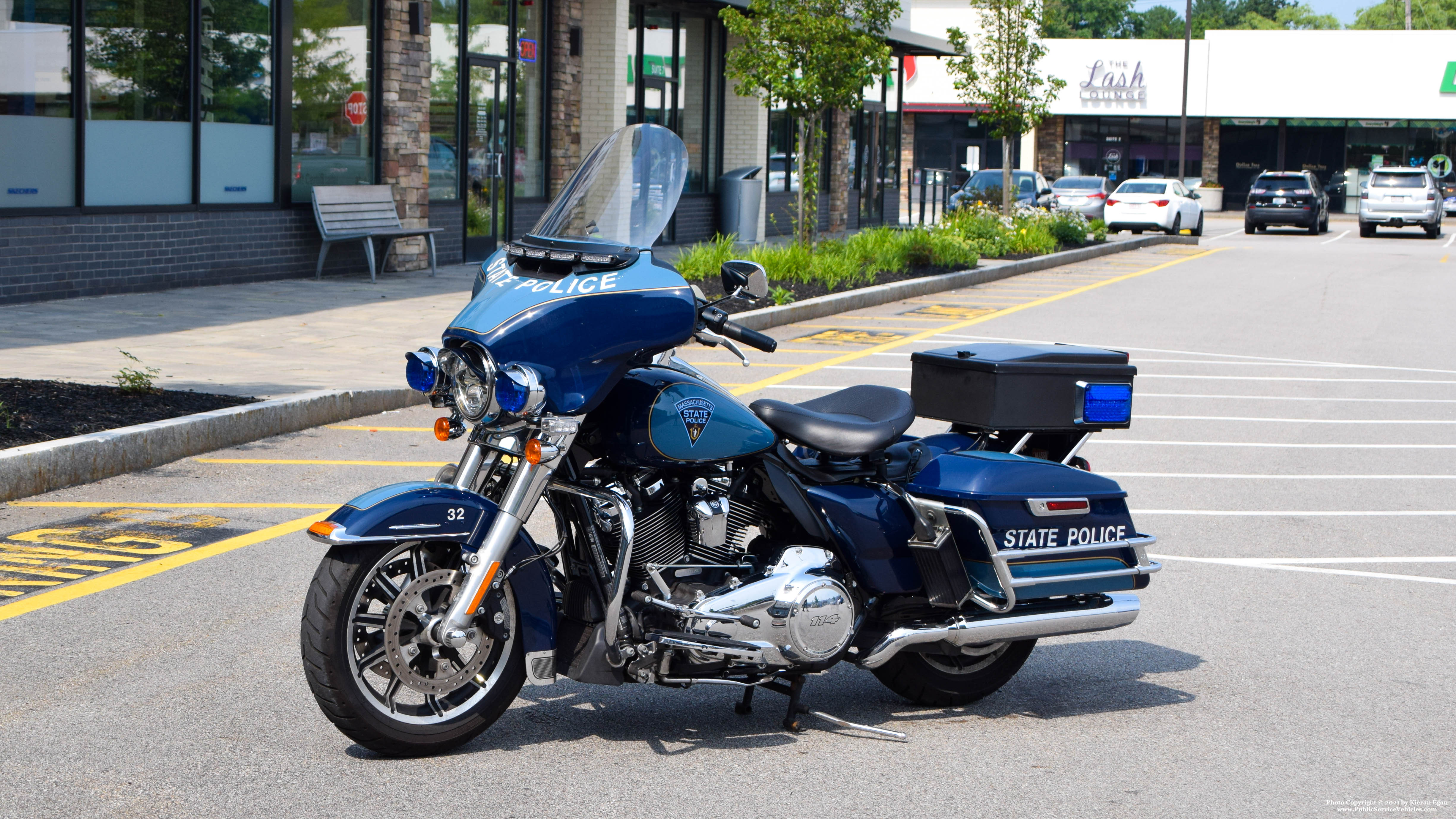 A photo  of Massachusetts State Police
            Motorcycle 32, a 2019 Harley Davidson Electra Glide             taken by Kieran Egan