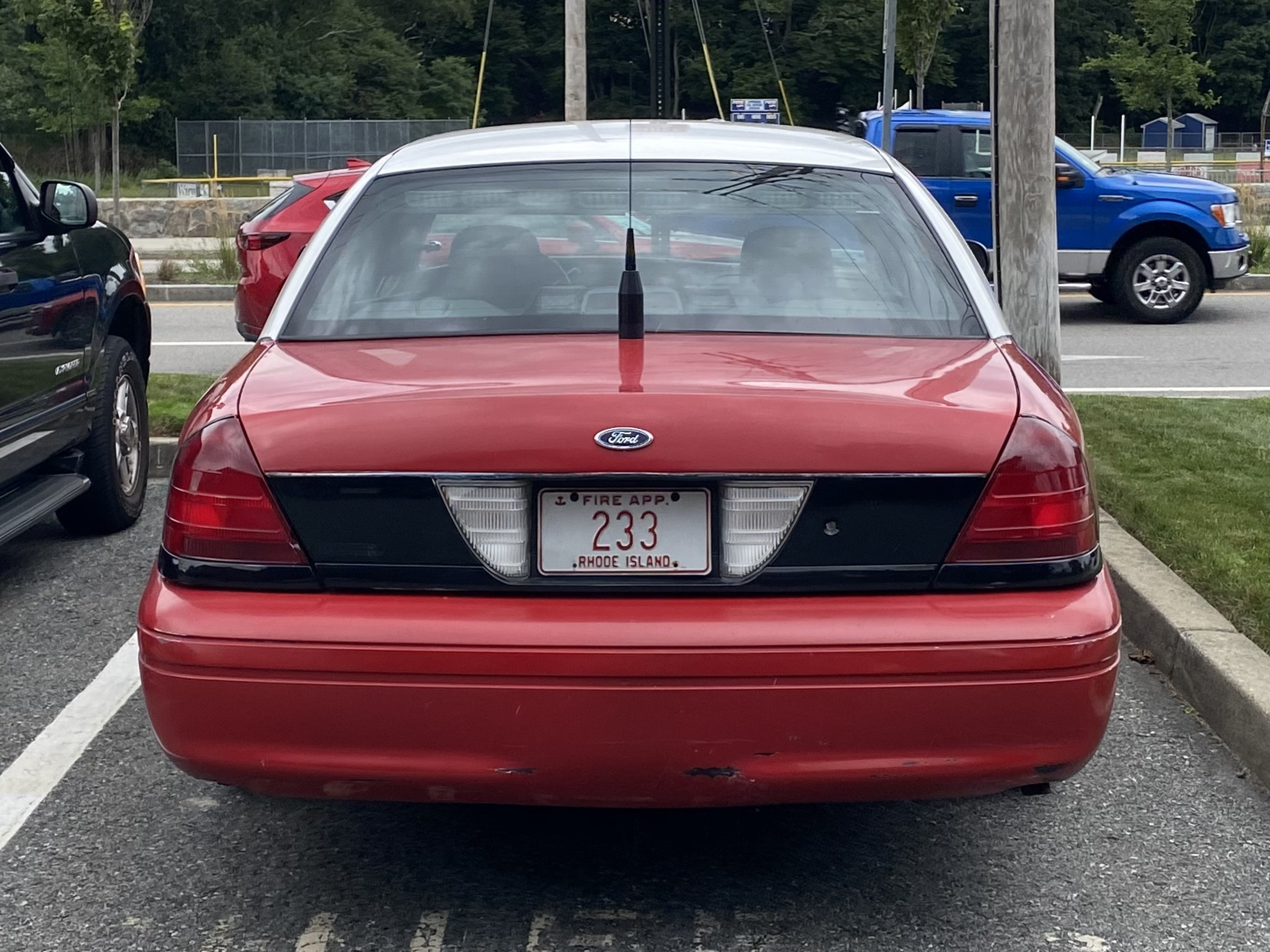 A photo  of Warwick Fire
            Car 3, a 2003-2004 Ford Crown Victoria Police Interceptor             taken by @riemergencyvehicles