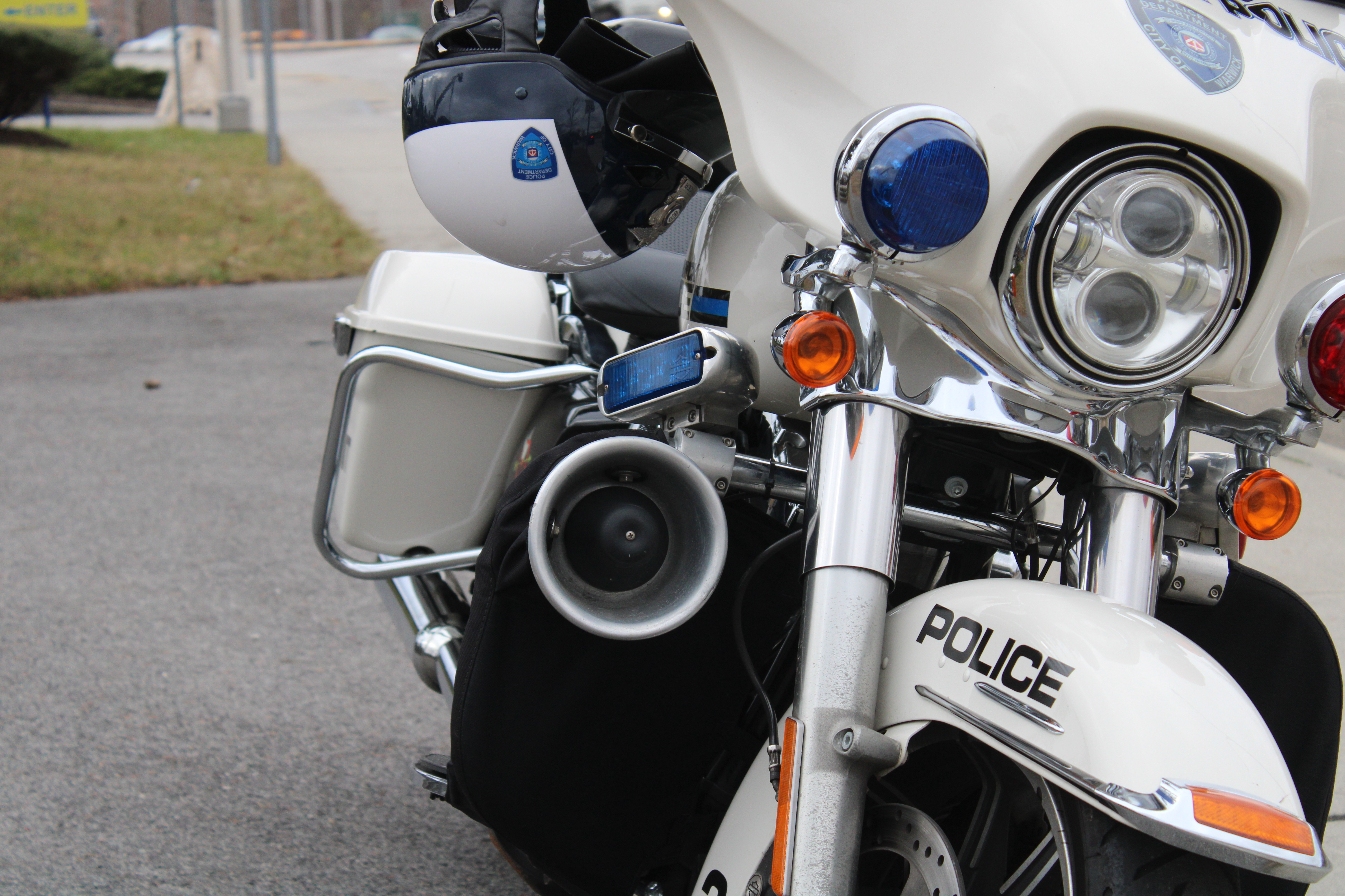 A photo  of Warwick Police
            Motorcycle 2, a 2010-2015 Harley-Davidson Electra Glide             taken by @riemergencyvehicles