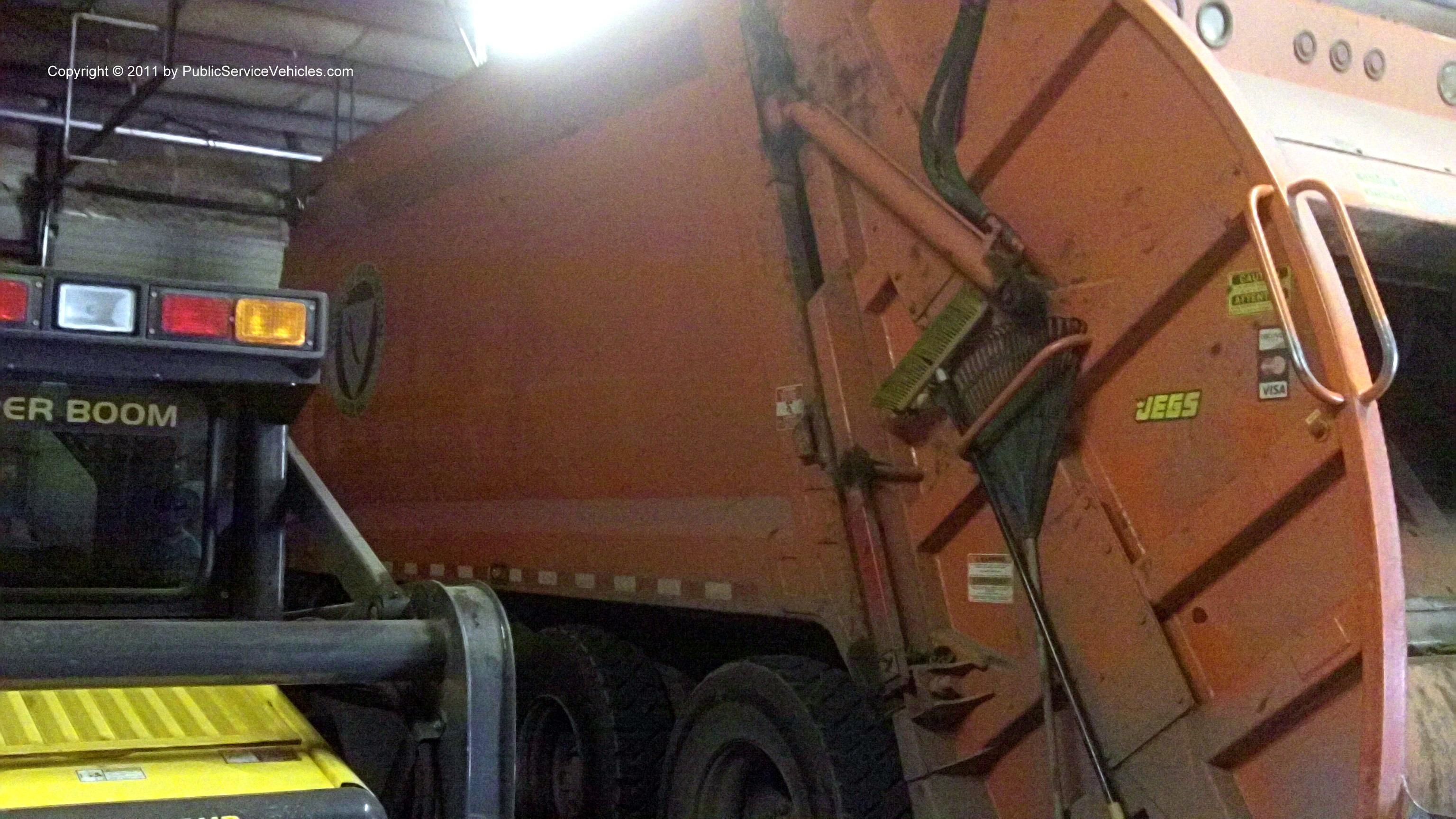 A photo  of Barrington Public Works
            Truck 172, a 2006 Crane Carrier/McNeilus Rear-Loader             taken by Kieran Egan