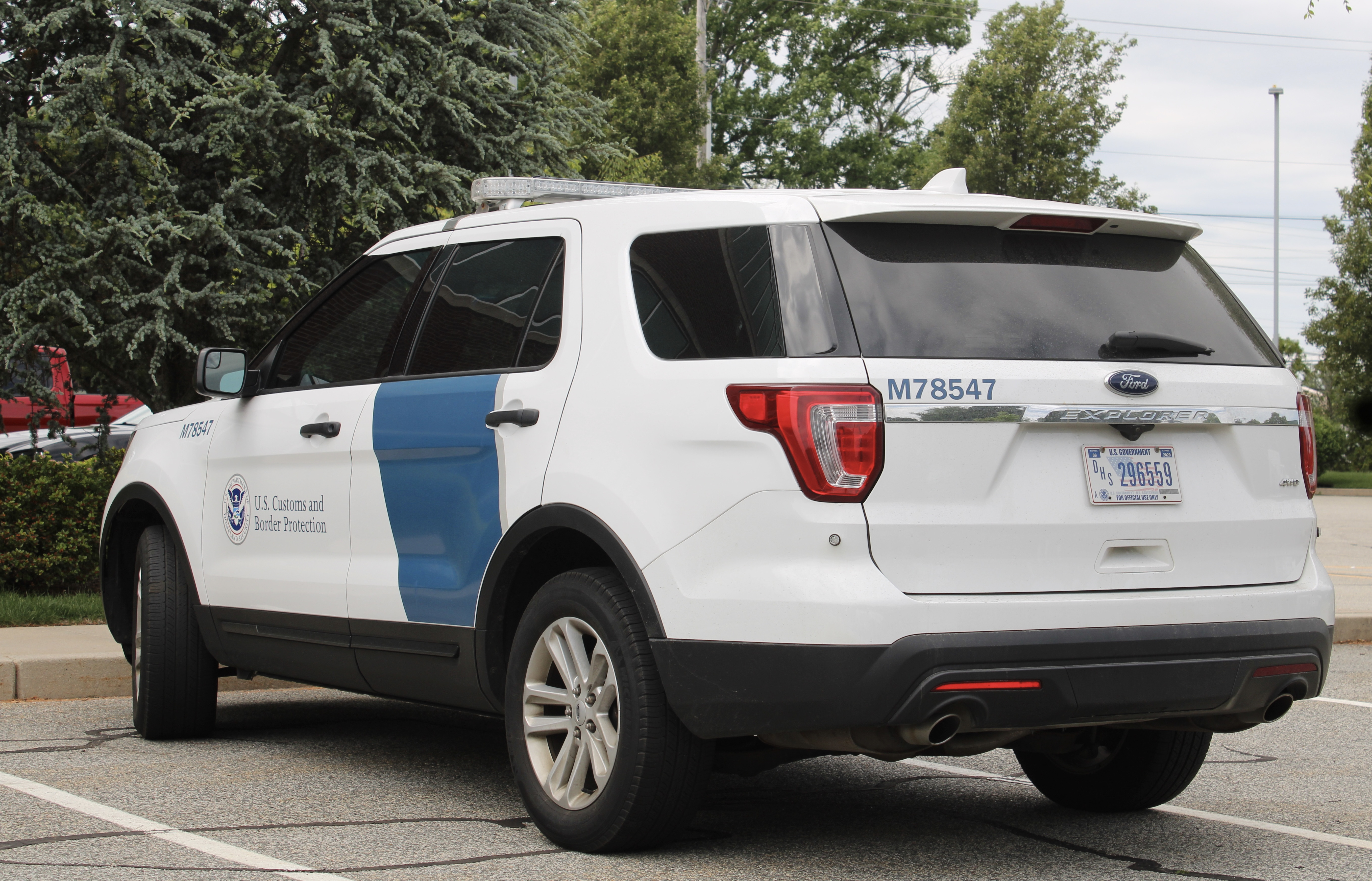 A photo  of US Customs and Border Protection
            Cruiser M78547, a 2018-2019 Ford Explorer             taken by @riemergencyvehicles