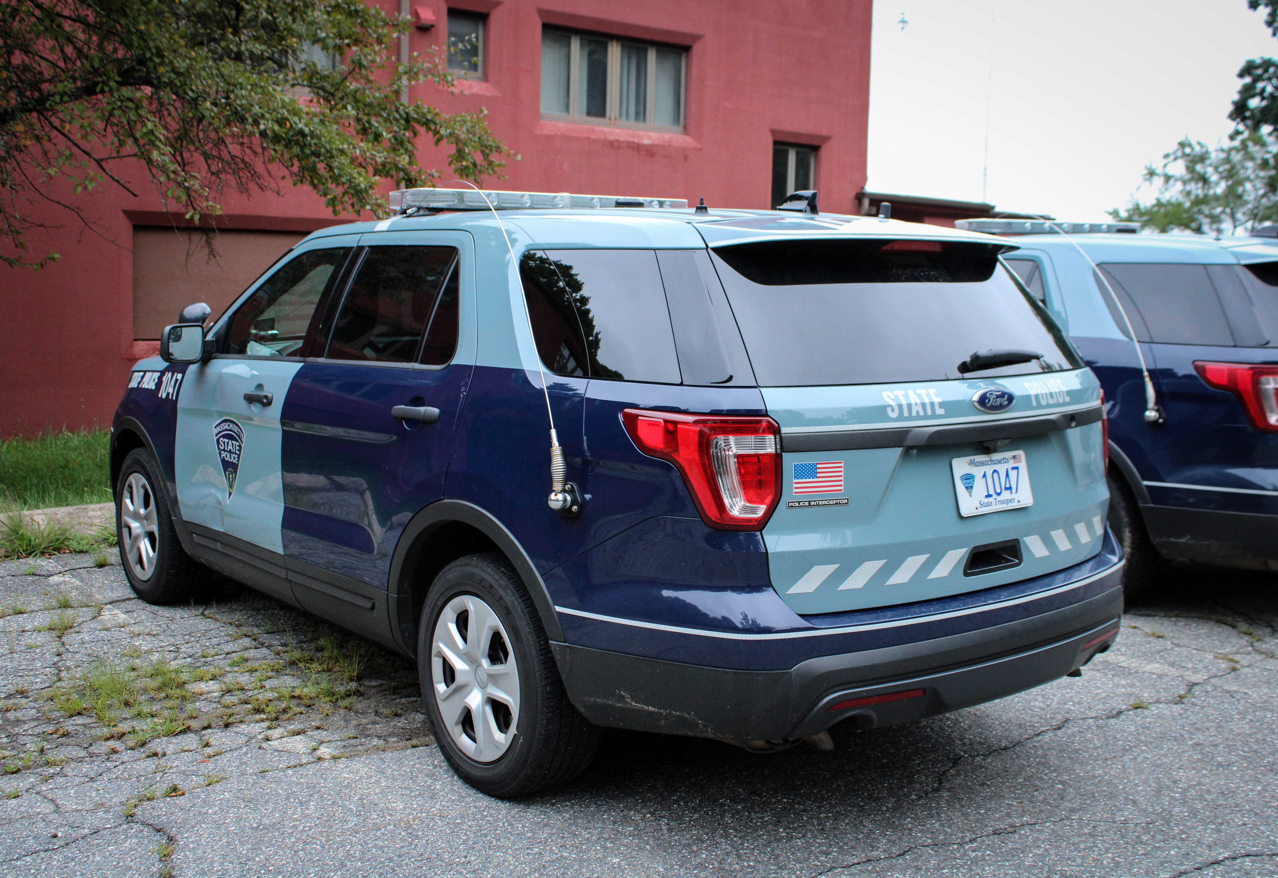 A photo  of Massachusetts State Police
            Cruiser 1047, a 2016-2019 Ford Police Interceptor Utility             taken by Nicholas You