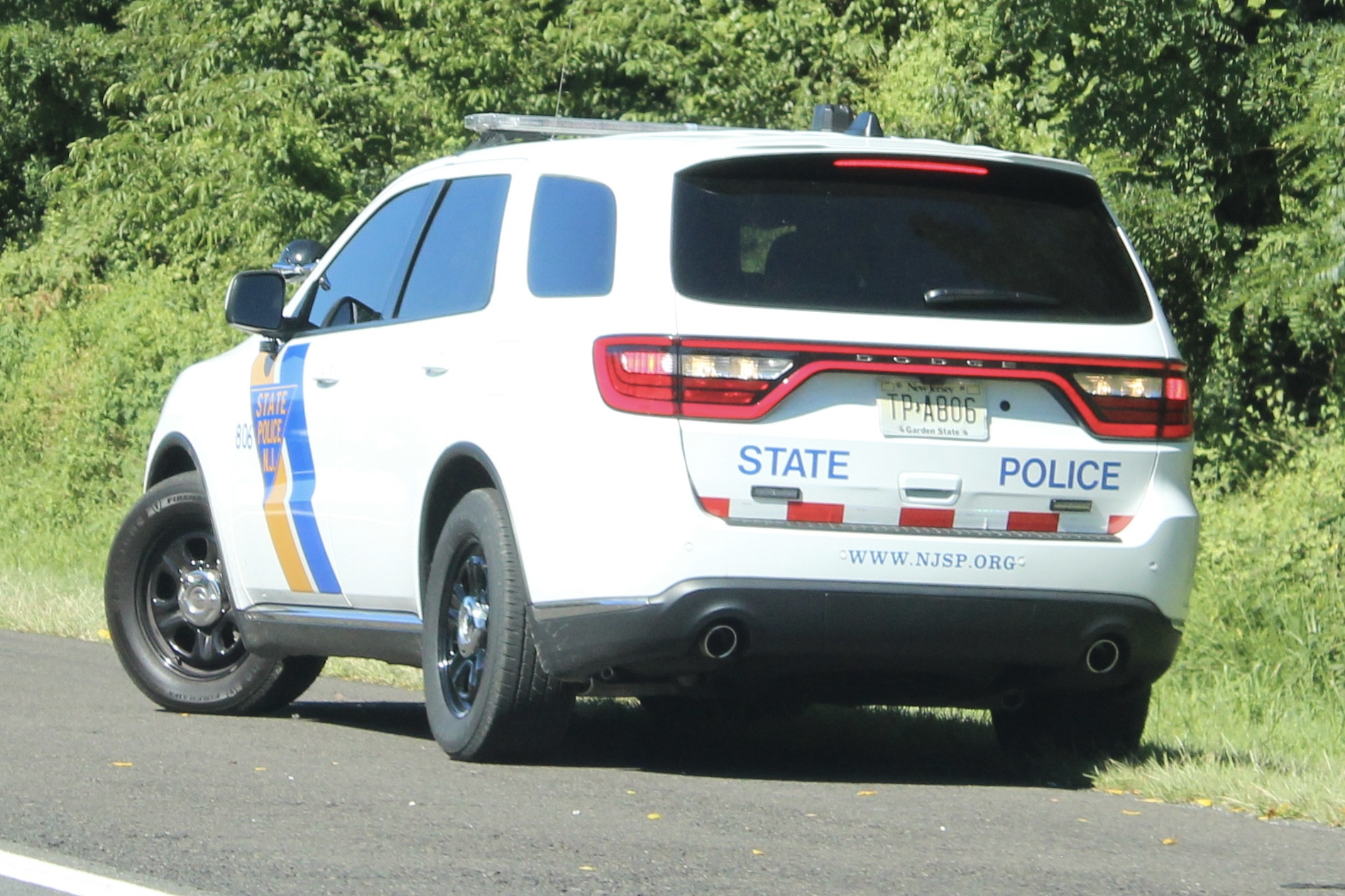 A photo  of New Jersey State Police
            Cruiser 806, a 2021 Dodge Durango             taken by @riemergencyvehicles