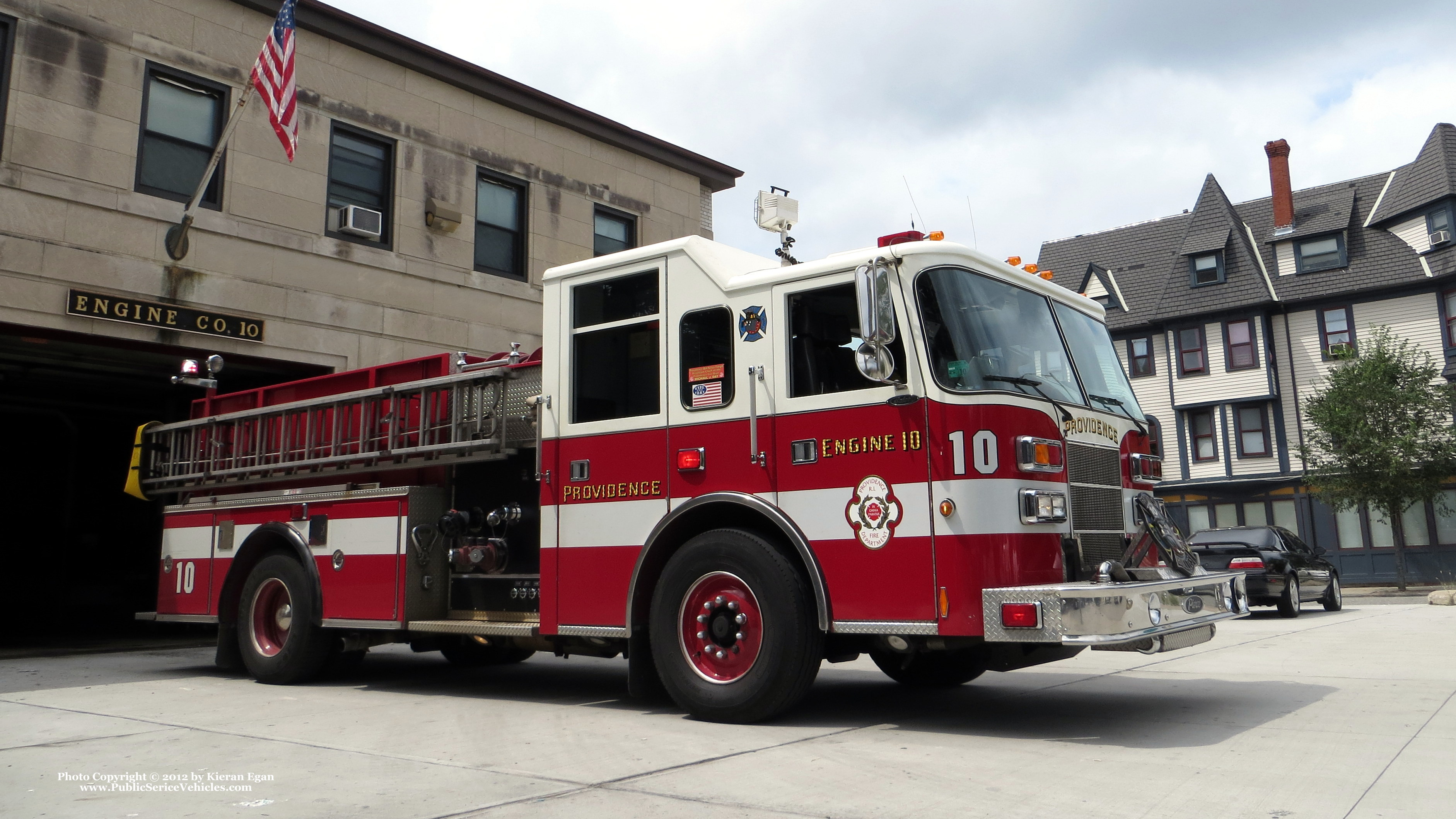 A photo  of Providence Fire
            Engine 10, a 2000 Pierce Sabre             taken by Kieran Egan