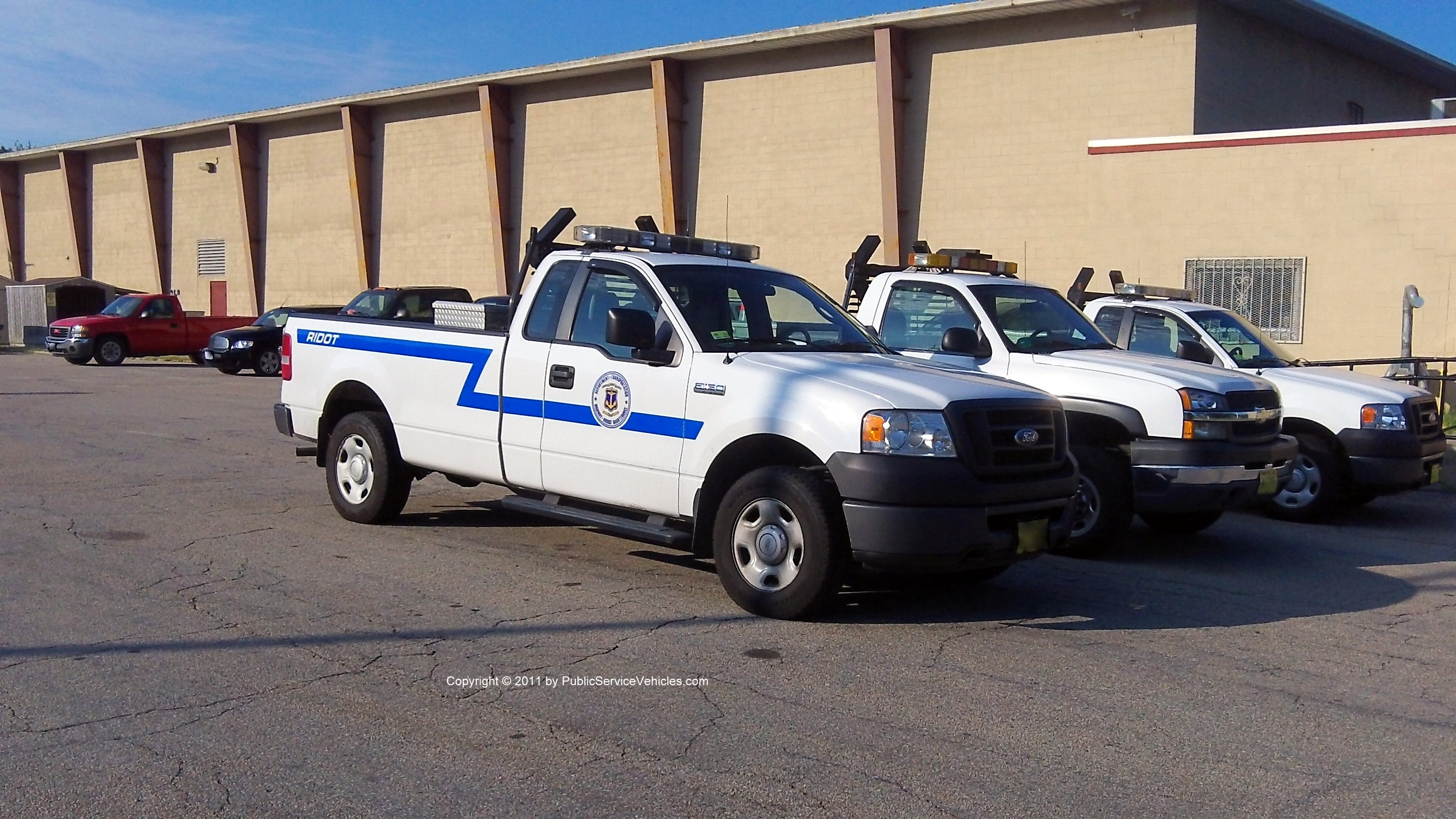 A photo  of Rhode Island Department of Transportation
            Truck 193, a 2004-2008 Ford F-150             taken by Kieran Egan