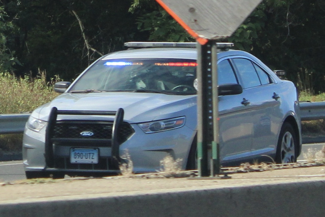 A photo  of Connecticut State Police
            Cruiser 890, a 2013-2019 Ford Police Interceptor Sedan             taken by @riemergencyvehicles