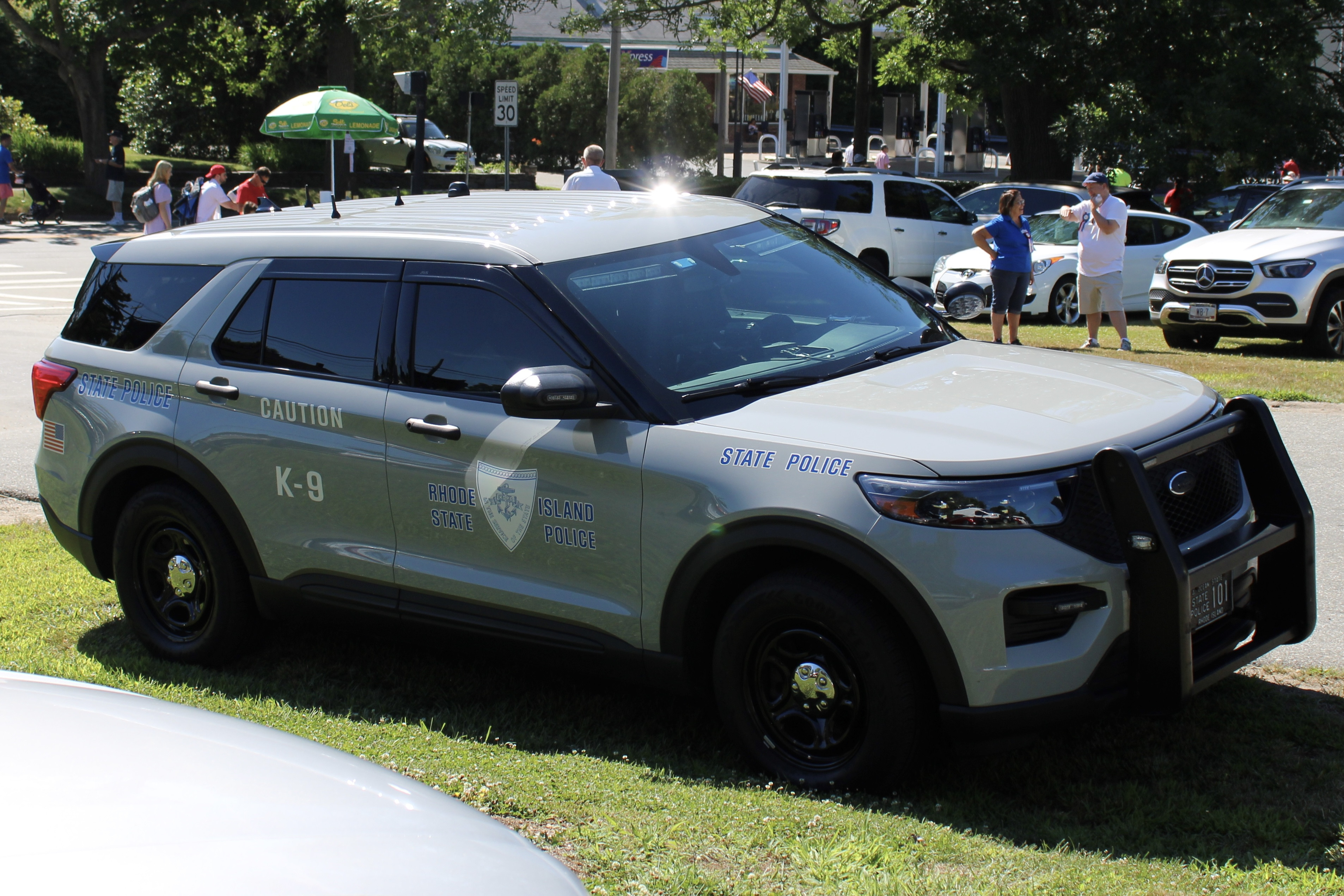 A photo  of Rhode Island State Police
            Cruiser 101, a 2020 Ford Police Interceptor Utility             taken by @riemergencyvehicles