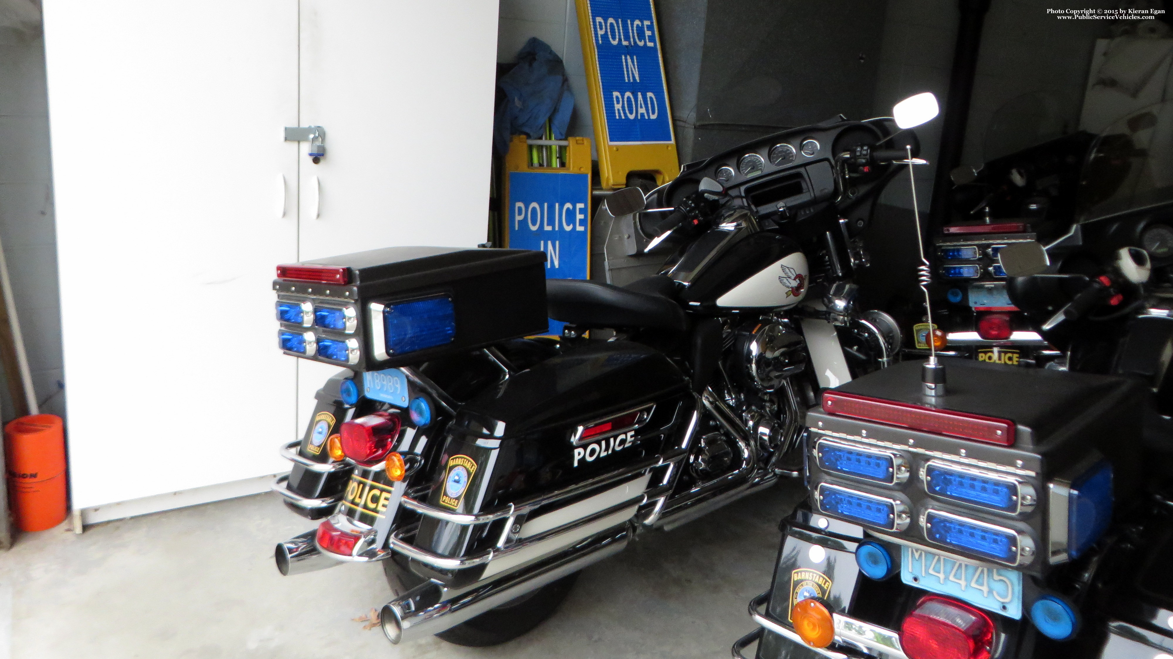 A photo  of Barnstable Police
            E-425, a 2006-2014 Harley Davidson Electra Glide             taken by Kieran Egan