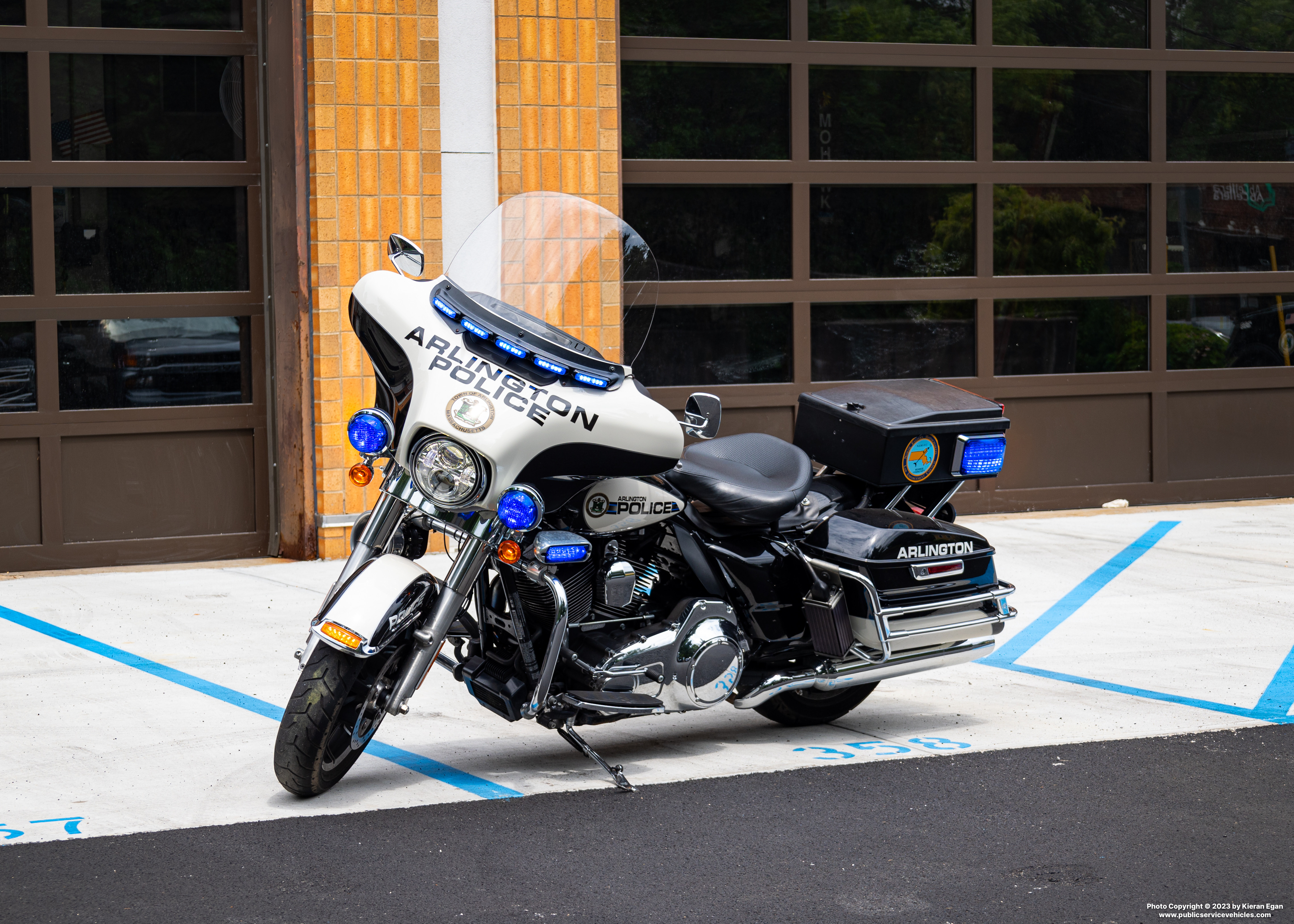 A photo  of Arlington Police
            Motorcycle 2, a 2016 Harley-Davidson Electra Glide             taken by Kieran Egan