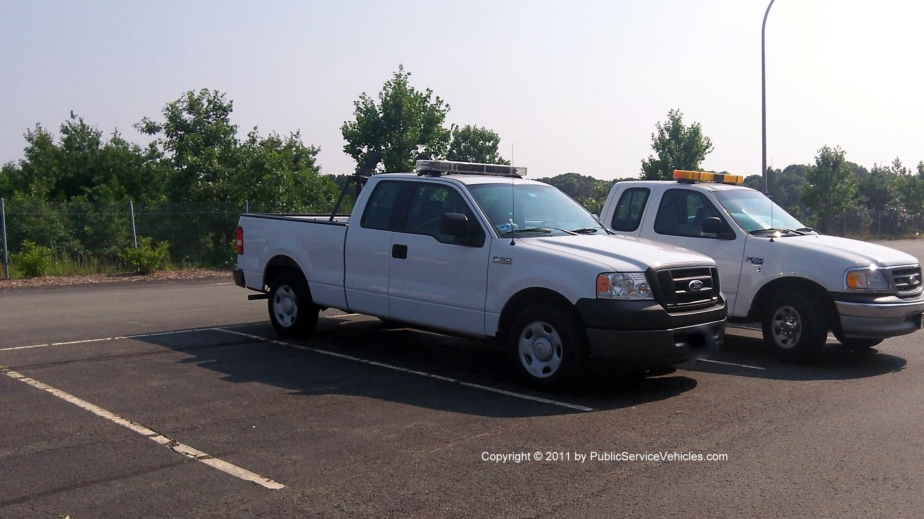 A photo  of Rhode Island Department of Transportation
            Truck 182, a 2004-2008 Ford F-150 XL Super Cab             taken by Kieran Egan